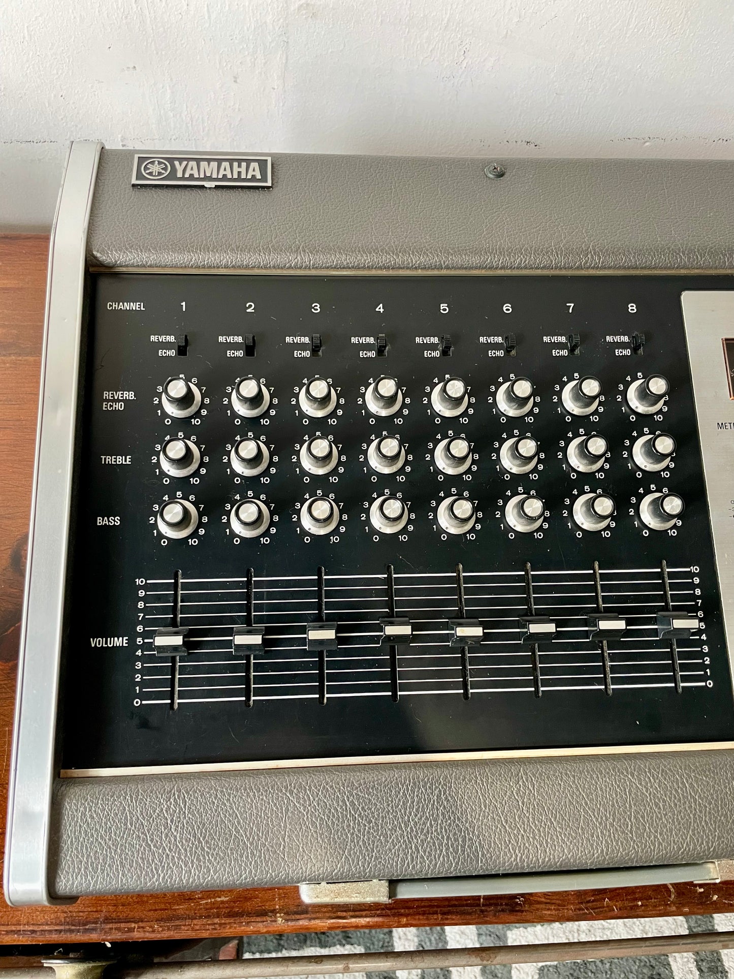 Yamaha PM-200