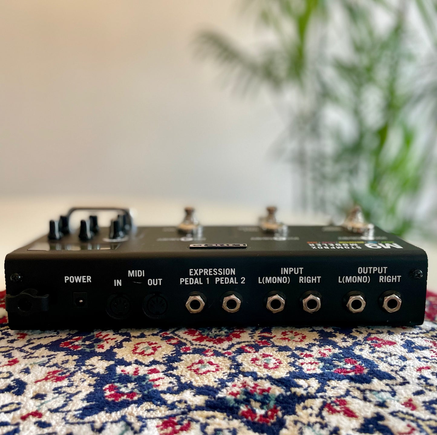 Line 6 M9 Stompbox Modeler with Power Supply