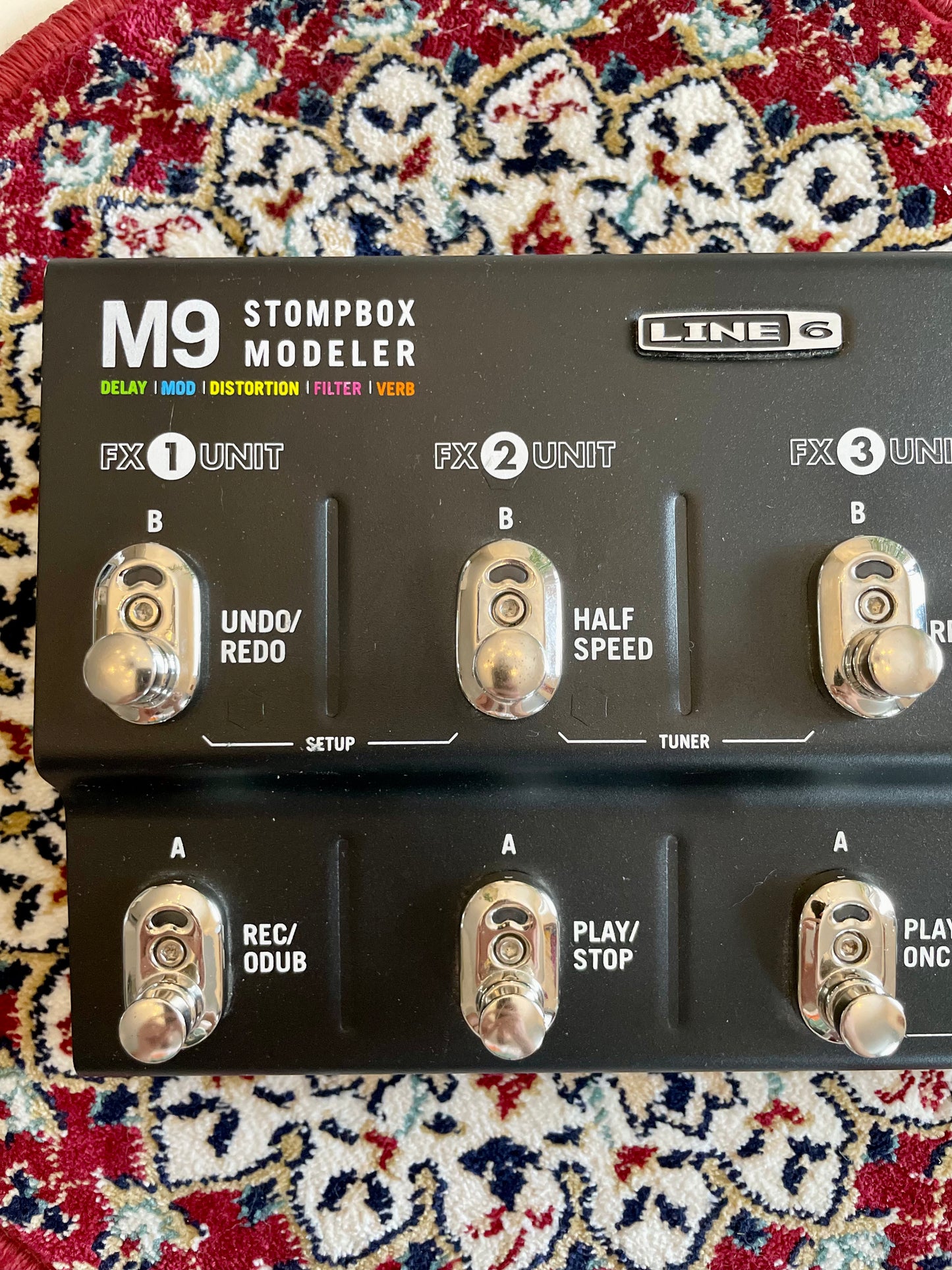Line 6 M9 Stompbox Modeler with Power Supply