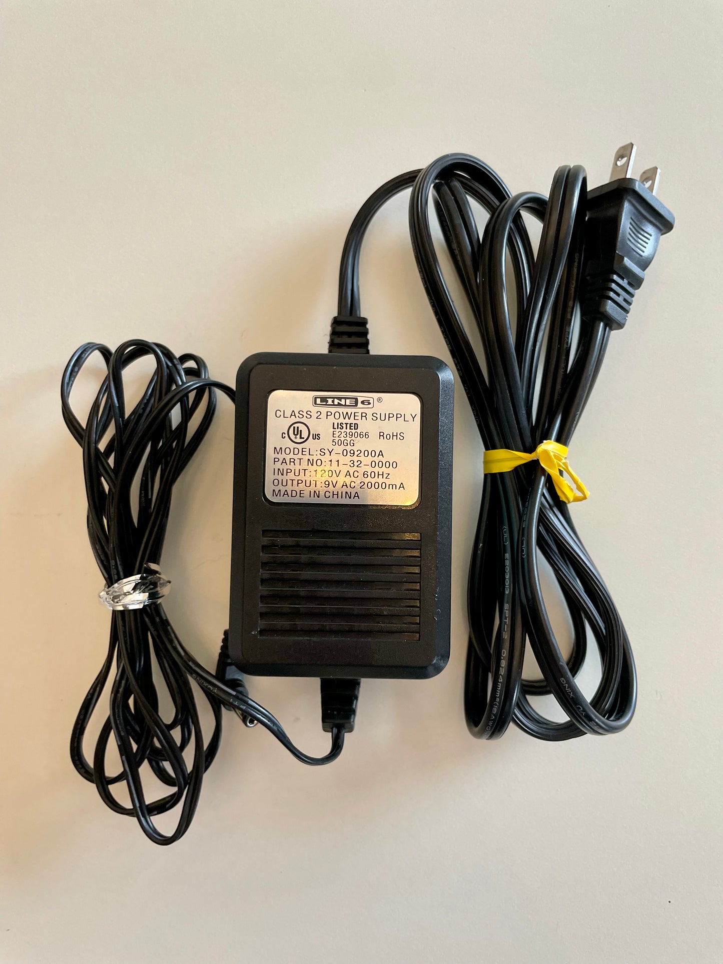 Line 6 M9 Stompbox Modeler with Power Supply