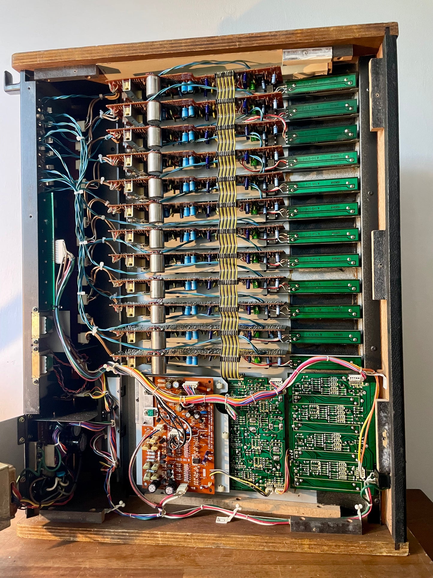 Yamaha MQ1202 "Japa-Neve", fully recapped + Direct-Out Headbangers Mod! Small PM1000, Tamura transformers, fat Pres. 4 band EQ