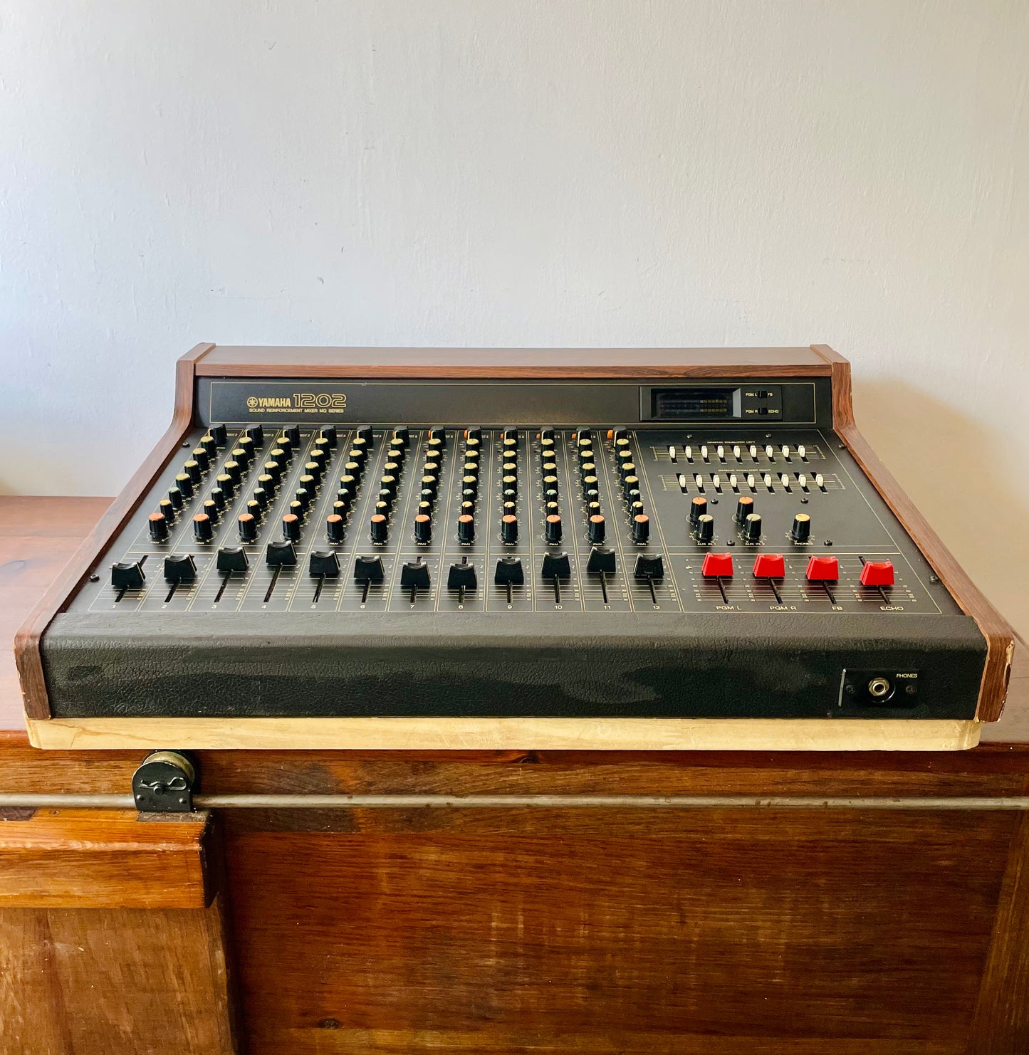 Yamaha MQ1202 "Japa-Neve", fully recapped + Direct-Out Headbangers Mod! Small PM1000, Tamura transformers, fat Pres. 4 band EQ