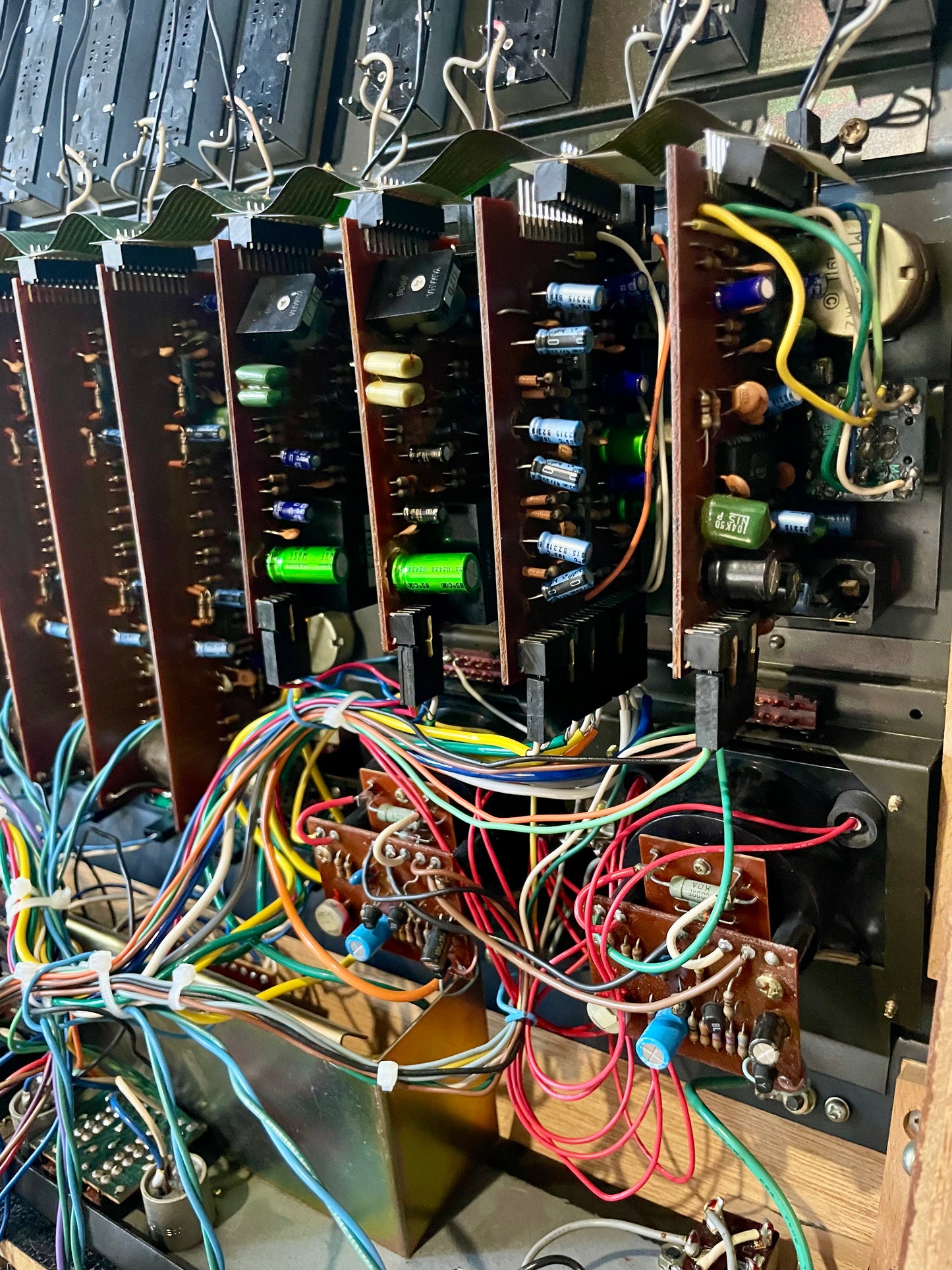 Yamaha PM-430 "Japa-Neve" fully recapped + Direct-Out Headbangers Mod! Tamura transformers 8-Channel Mixing Console 1970s