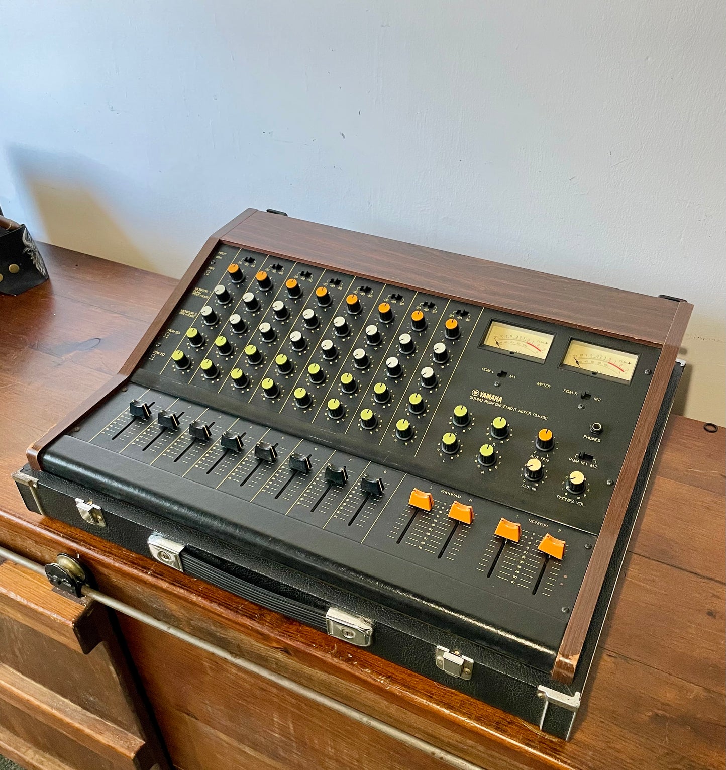 Yamaha PM-430 "Japa-Neve" fully recapped + Direct-Out Headbangers Mod! Tamura transformers 8-Channel Mixing Console 1970s