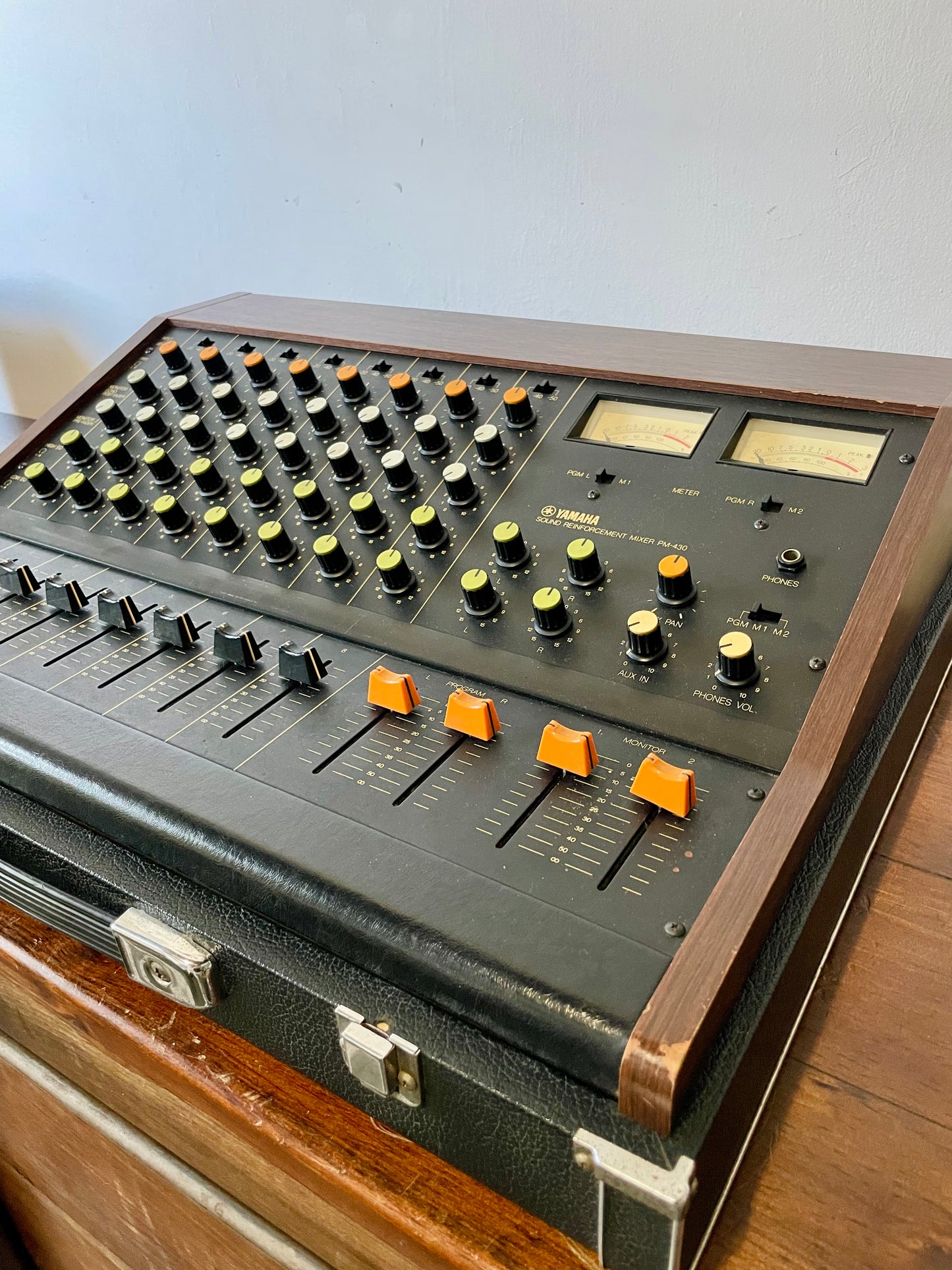 Yamaha PM-430 "Japa-Neve" fully recapped + Direct-Out Headbangers Mod! Tamura transformers 8-Channel Mixing Console 1970s