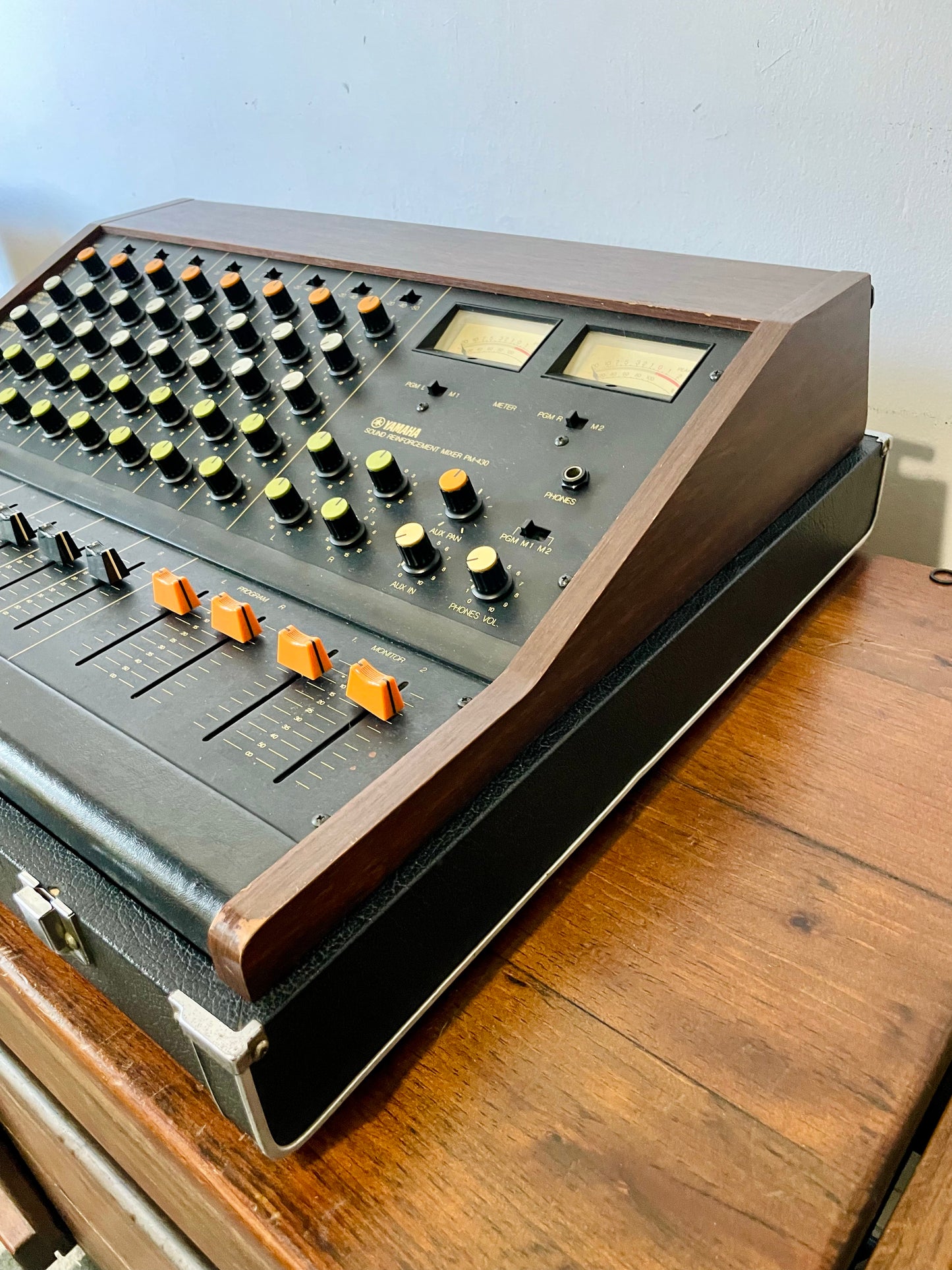 Yamaha PM-430 "Japa-Neve" fully recapped + Direct-Out Headbangers Mod! Tamura transformers 8-Channel Mixing Console 1970s