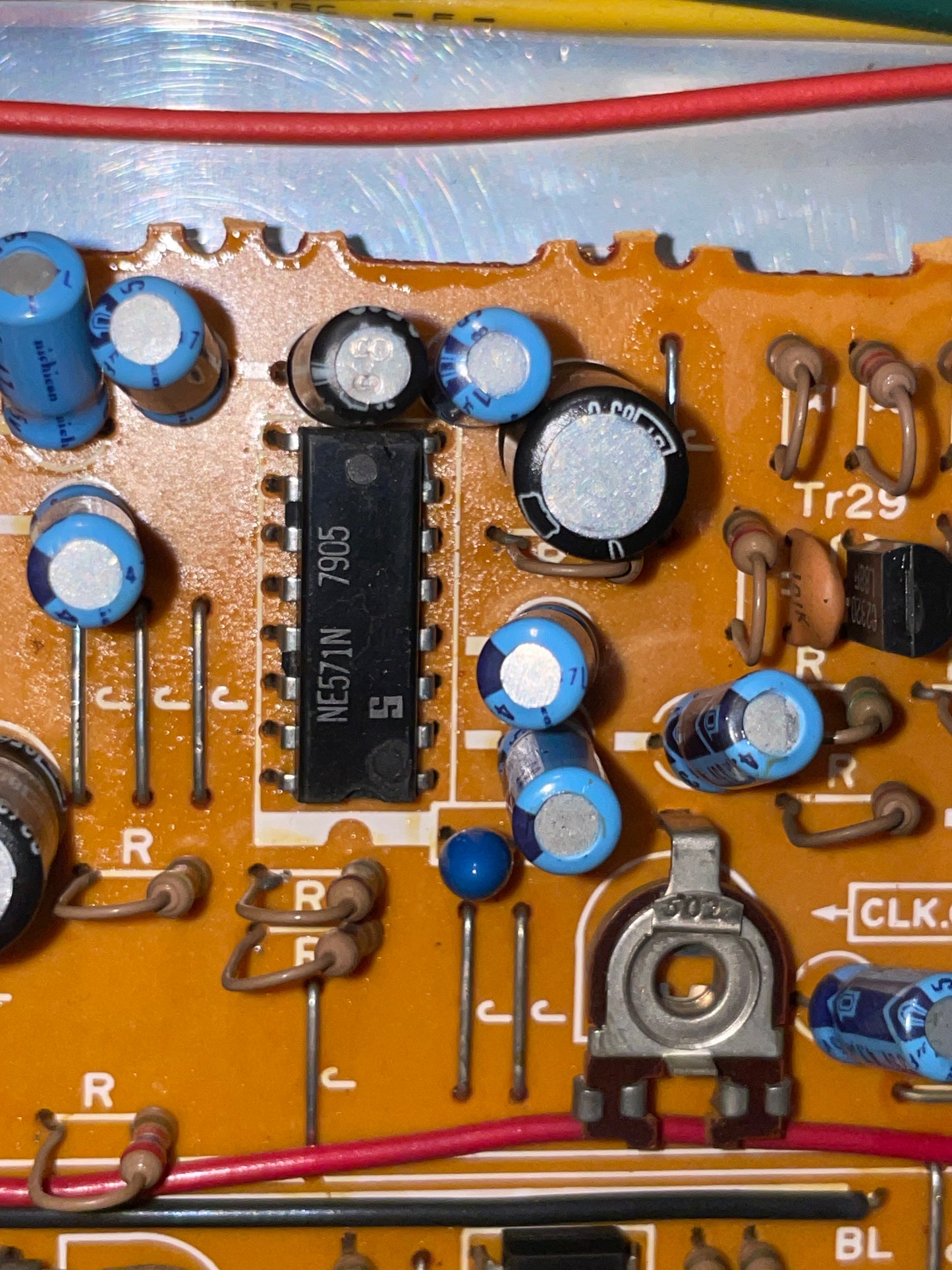 Yamaha EM-85 4 channel mixer with Aux and Phono channel + built in Bucket Brigade Delay