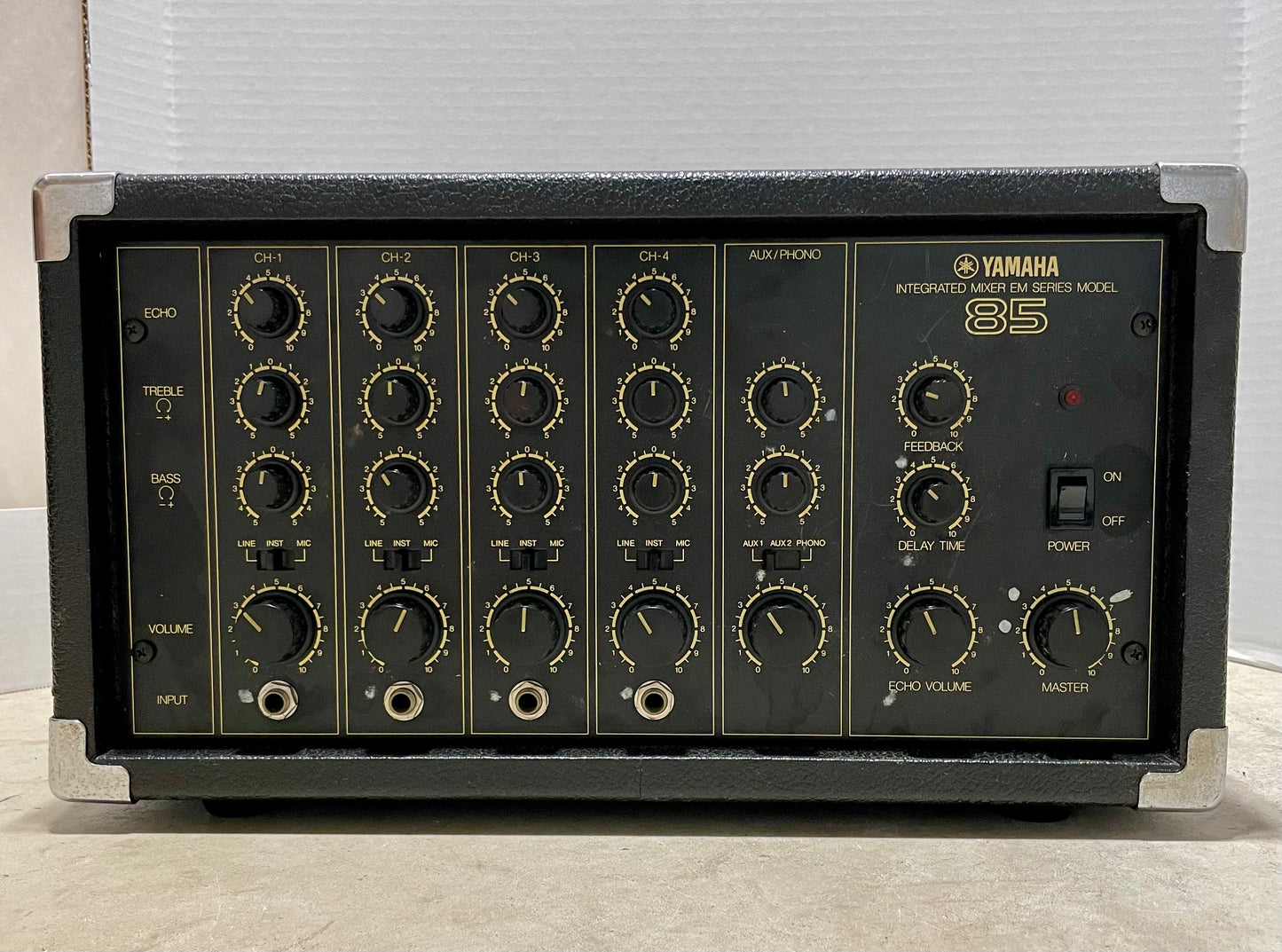 Yamaha EM-85 4 channel mixer with Aux and Phono channel + built in Bucket Brigade Delay