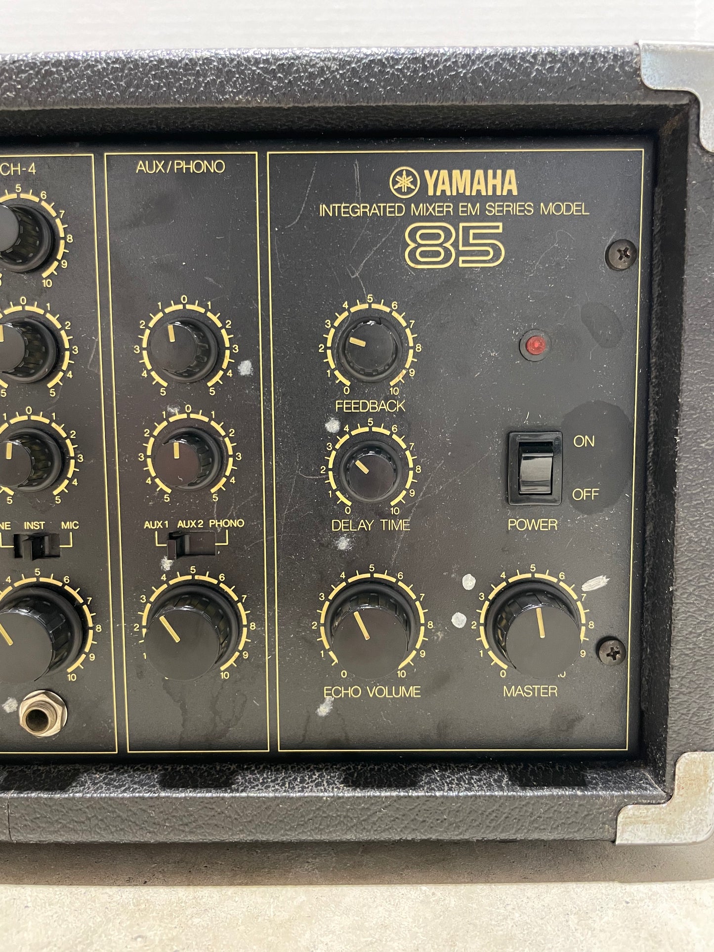 Yamaha EM-85 4 channel mixer with Aux and Phono channel + built in Bucket Brigade Delay
