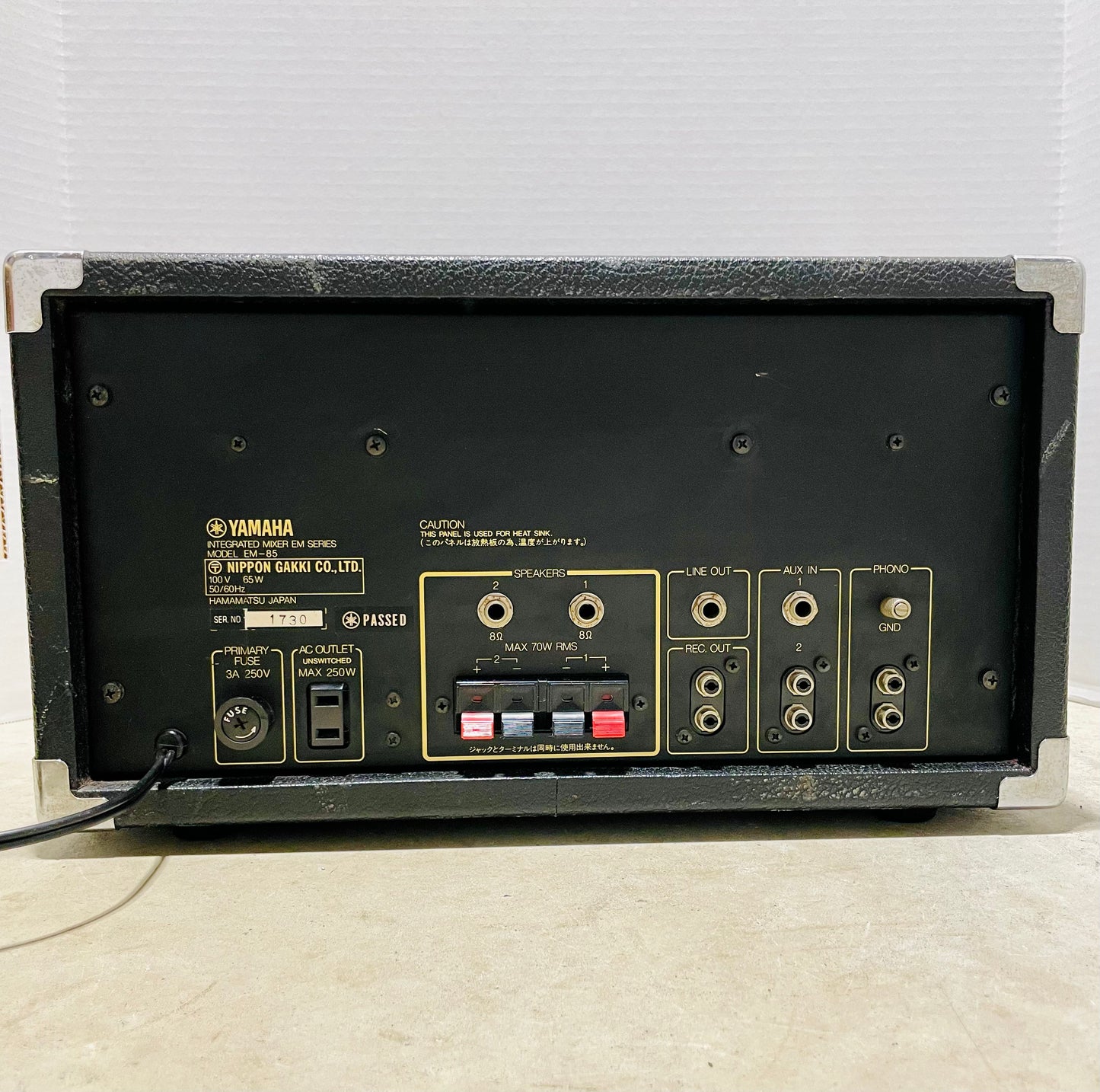 Yamaha EM-85 4 channel mixer with Aux and Phono channel + built in Bucket Brigade Delay