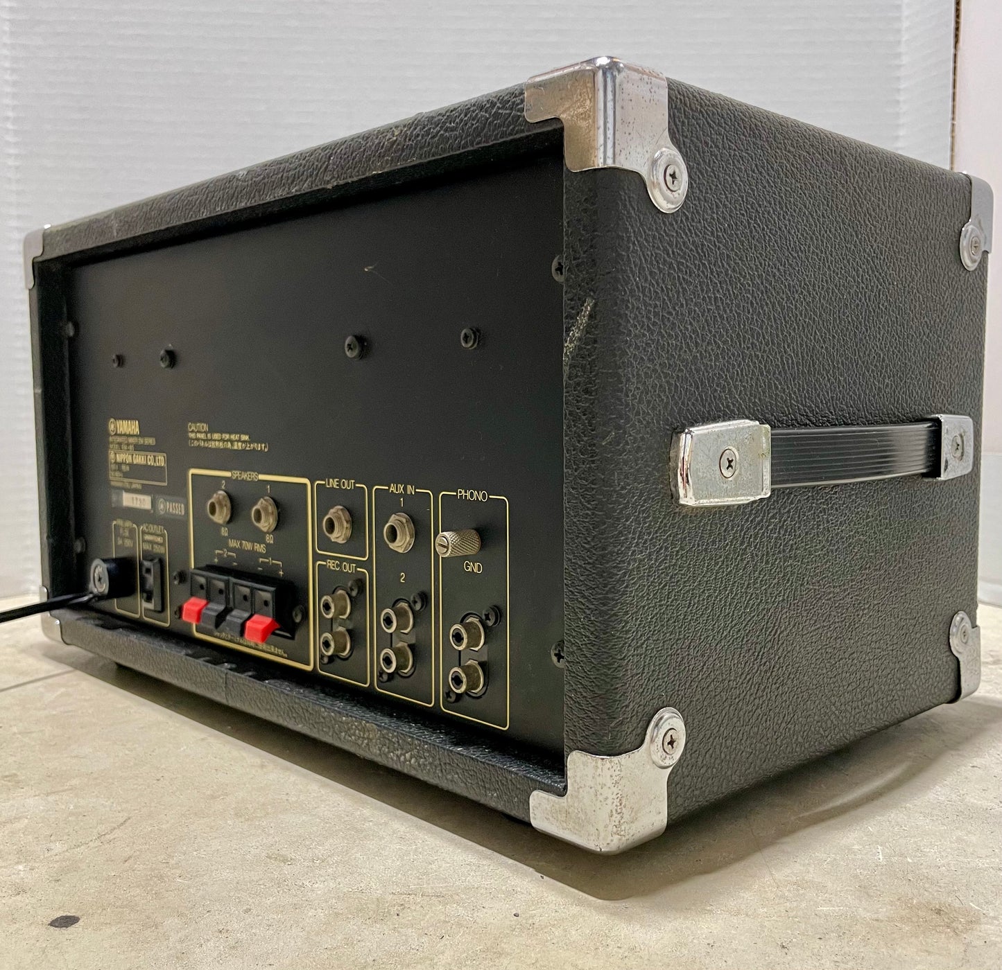 Yamaha EM-85 4 channel mixer with Aux and Phono channel + built in Bucket Brigade Delay