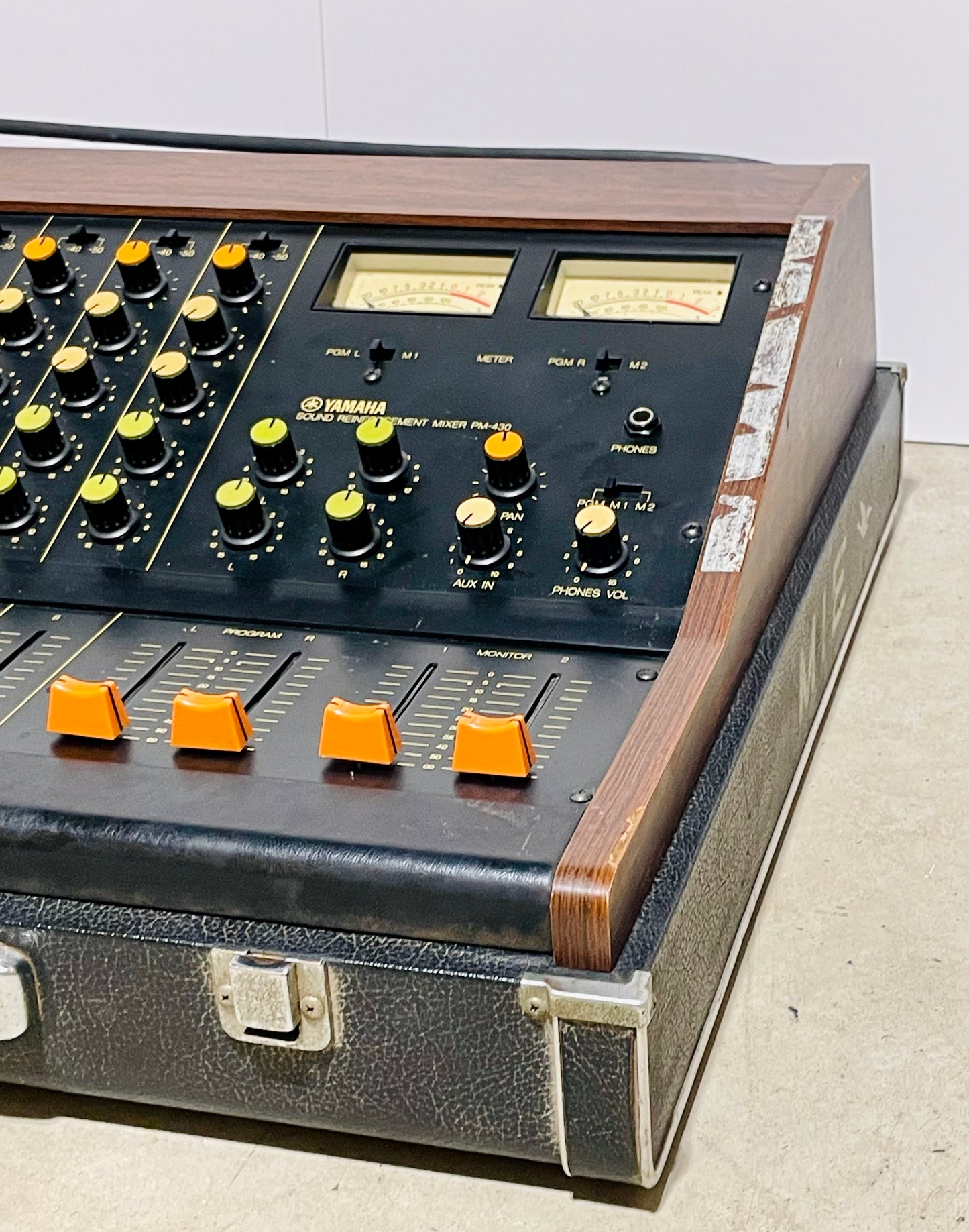 Yamaha PM-430 "Japa-Neve" fully recapped + Direct-Out Headbangers Mod! Tamura transformers 8-Channel Mixing Console 1970s