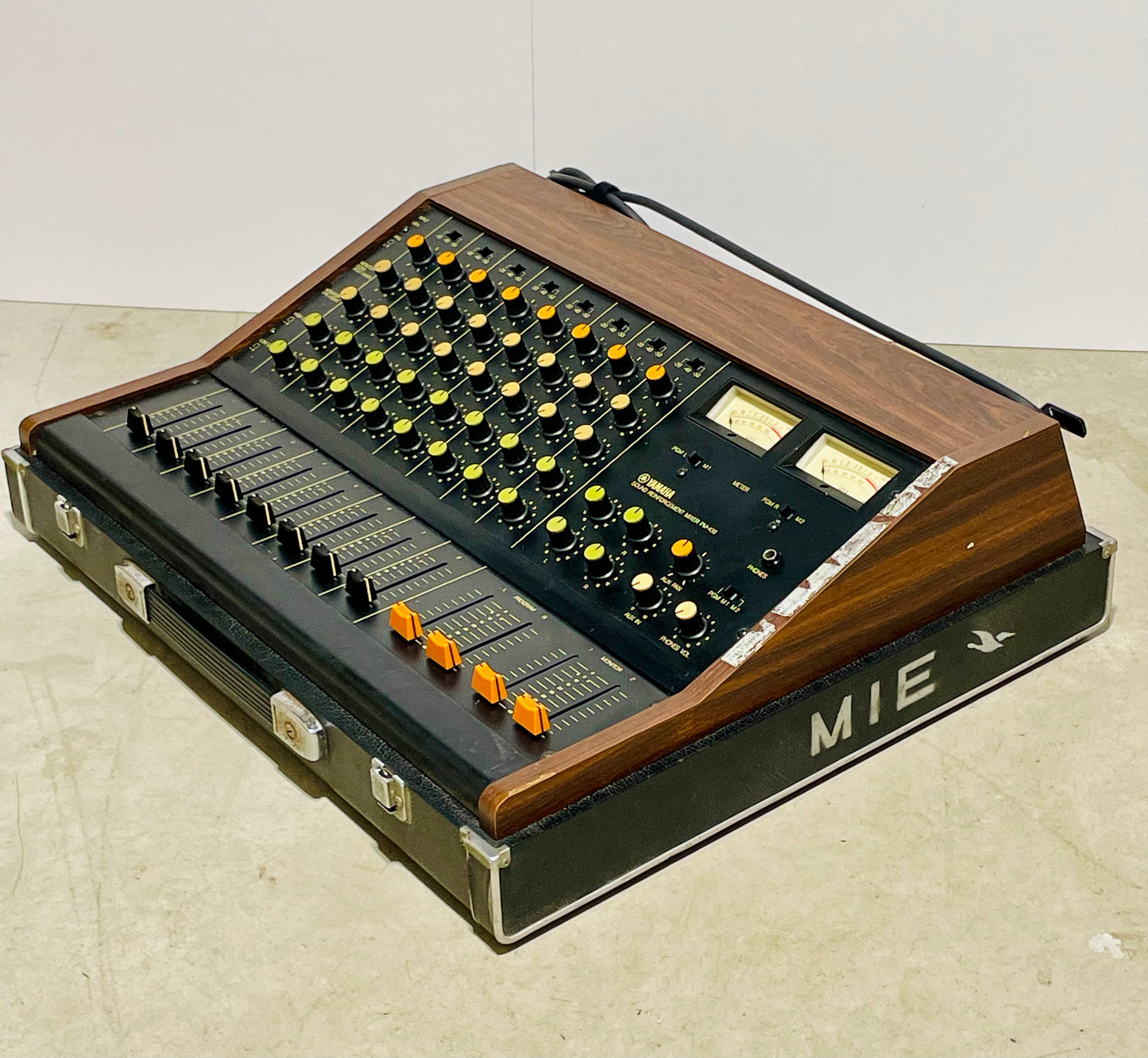 Yamaha PM-430 "Japa-Neve" fully recapped + Direct-Out Headbangers Mod! Tamura transformers 8-Channel Mixing Console 1970s