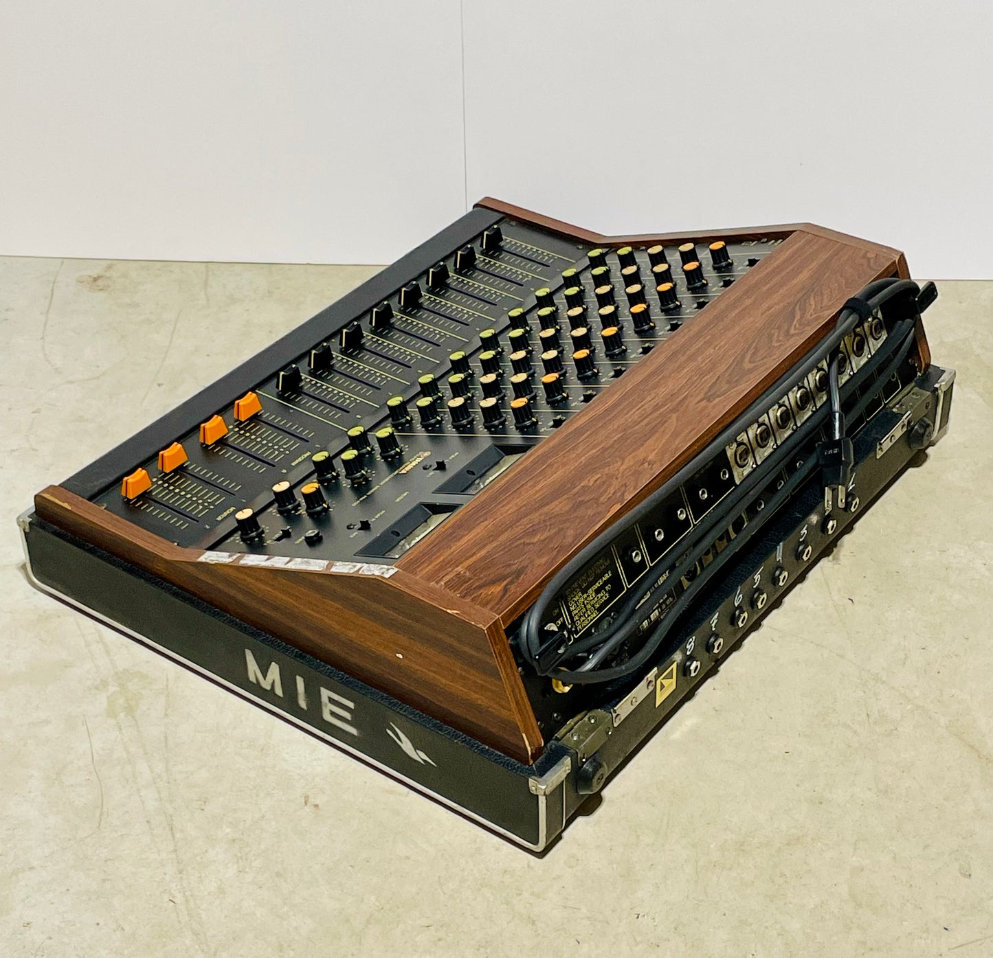 Yamaha PM-430 "Japa-Neve" fully recapped + Direct-Out Headbangers Mod! Tamura transformers 8-Channel Mixing Console 1970s