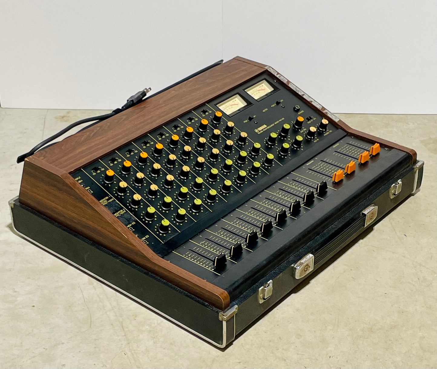 Yamaha PM-430 "Japa-Neve" fully recapped + Direct-Out Headbangers Mod! Tamura transformers 8-Channel Mixing Console 1970s