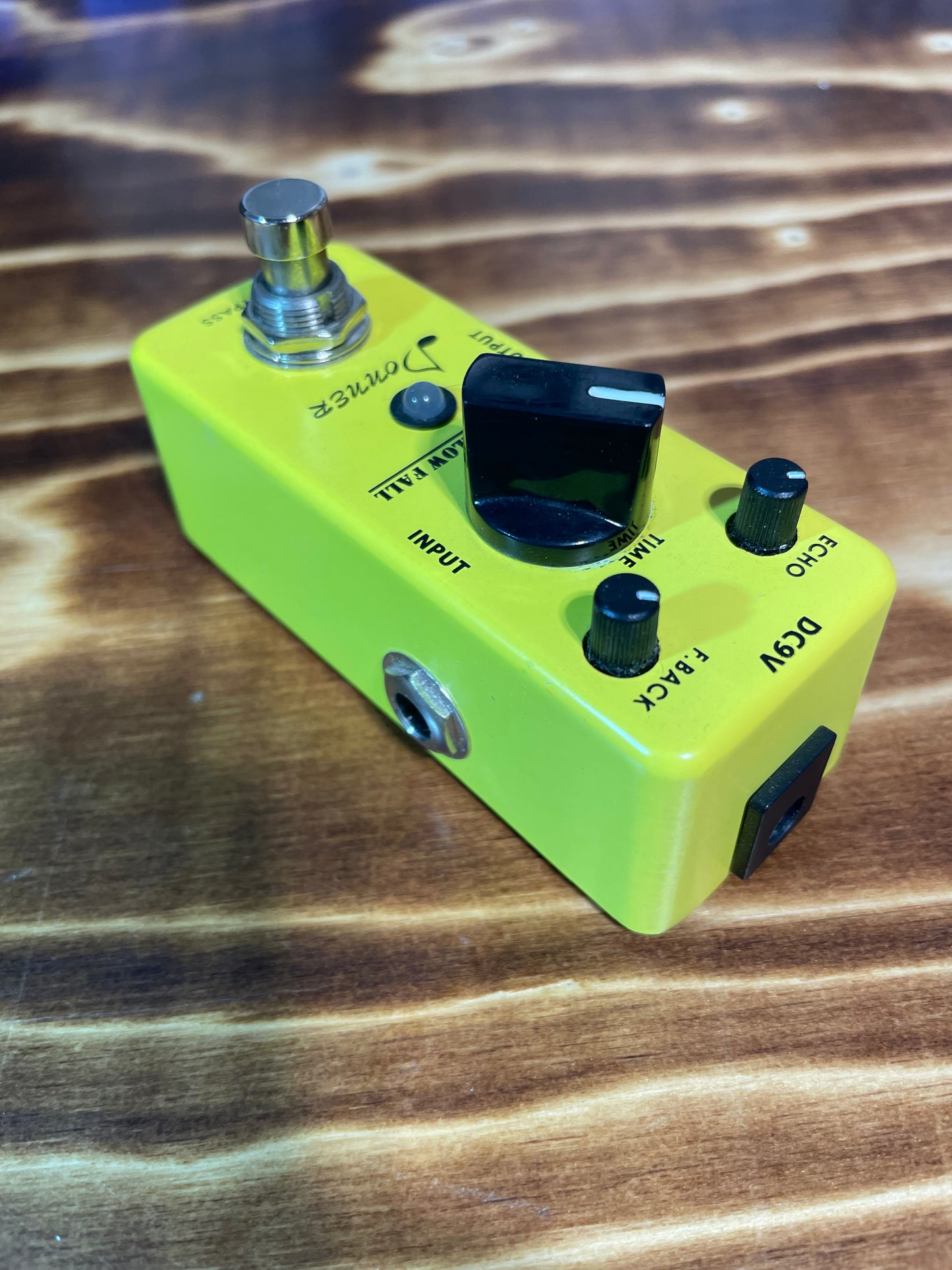 Donner Yellow Fall Analog Delay