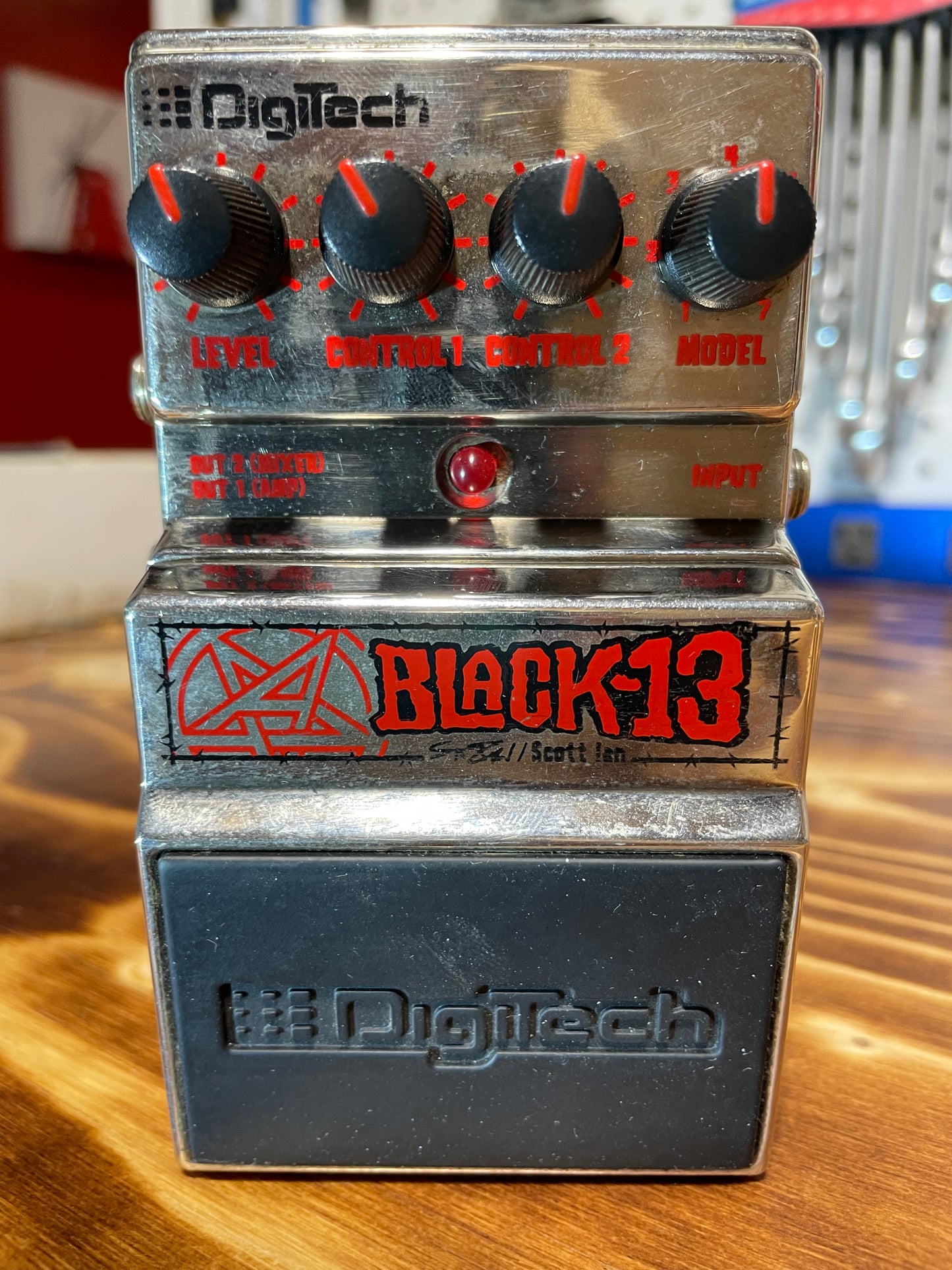 DigiTech Black-13 Scott Ian Signature