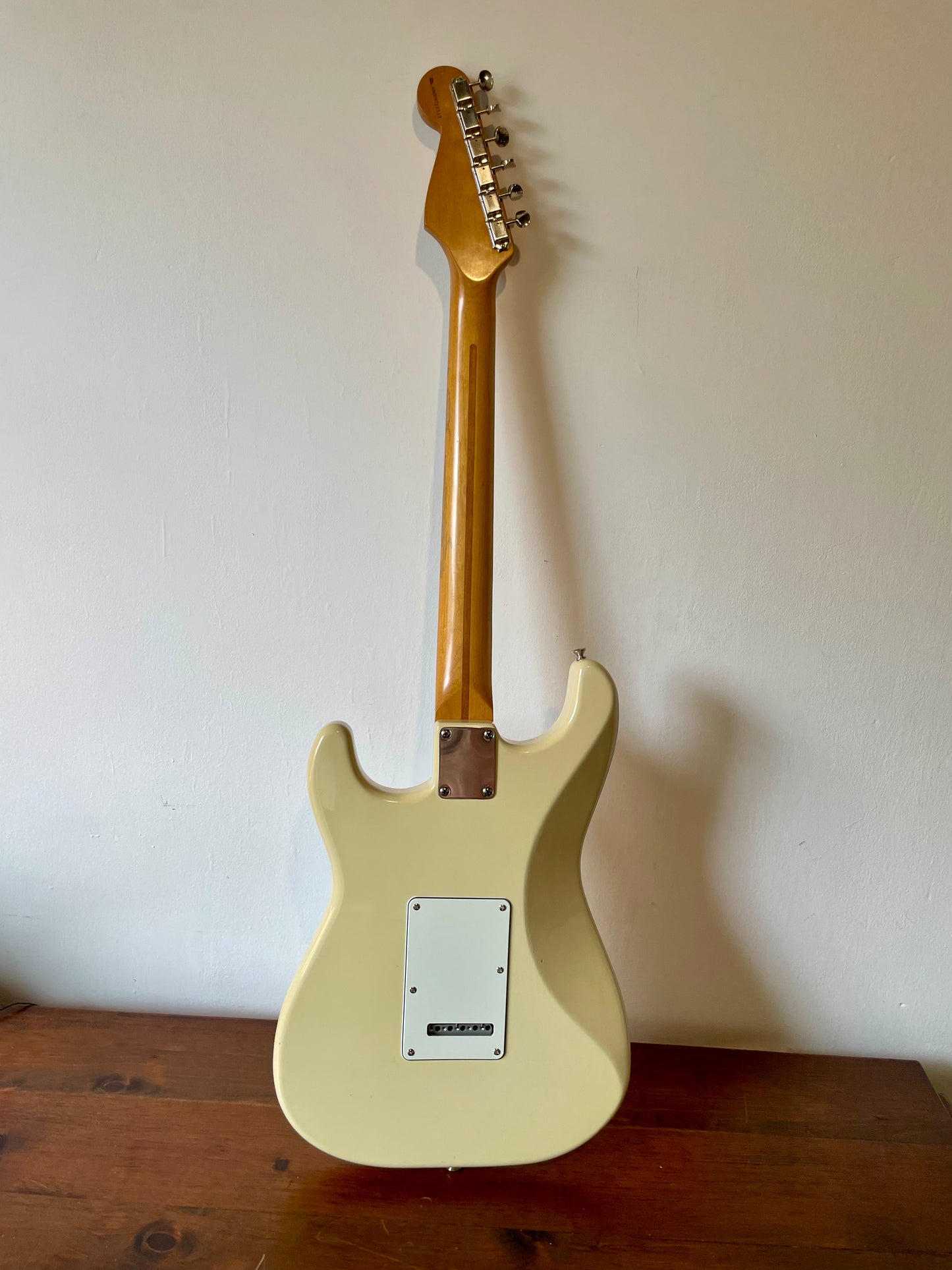 Fender California Stratocaster with Maple Fretboard 1997 - Vintage White