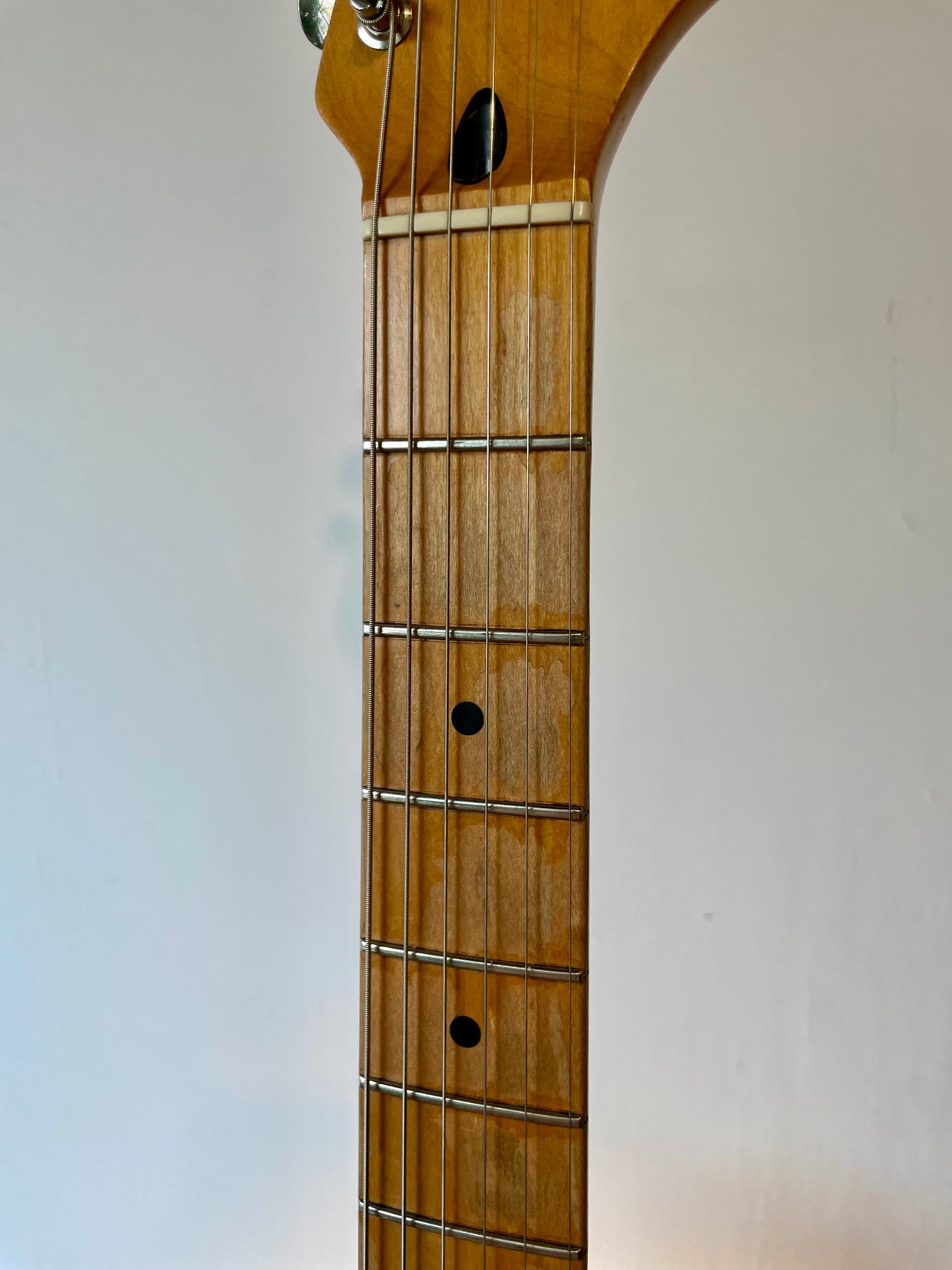 Fender California Stratocaster with Maple Fretboard 1997 - Vintage White