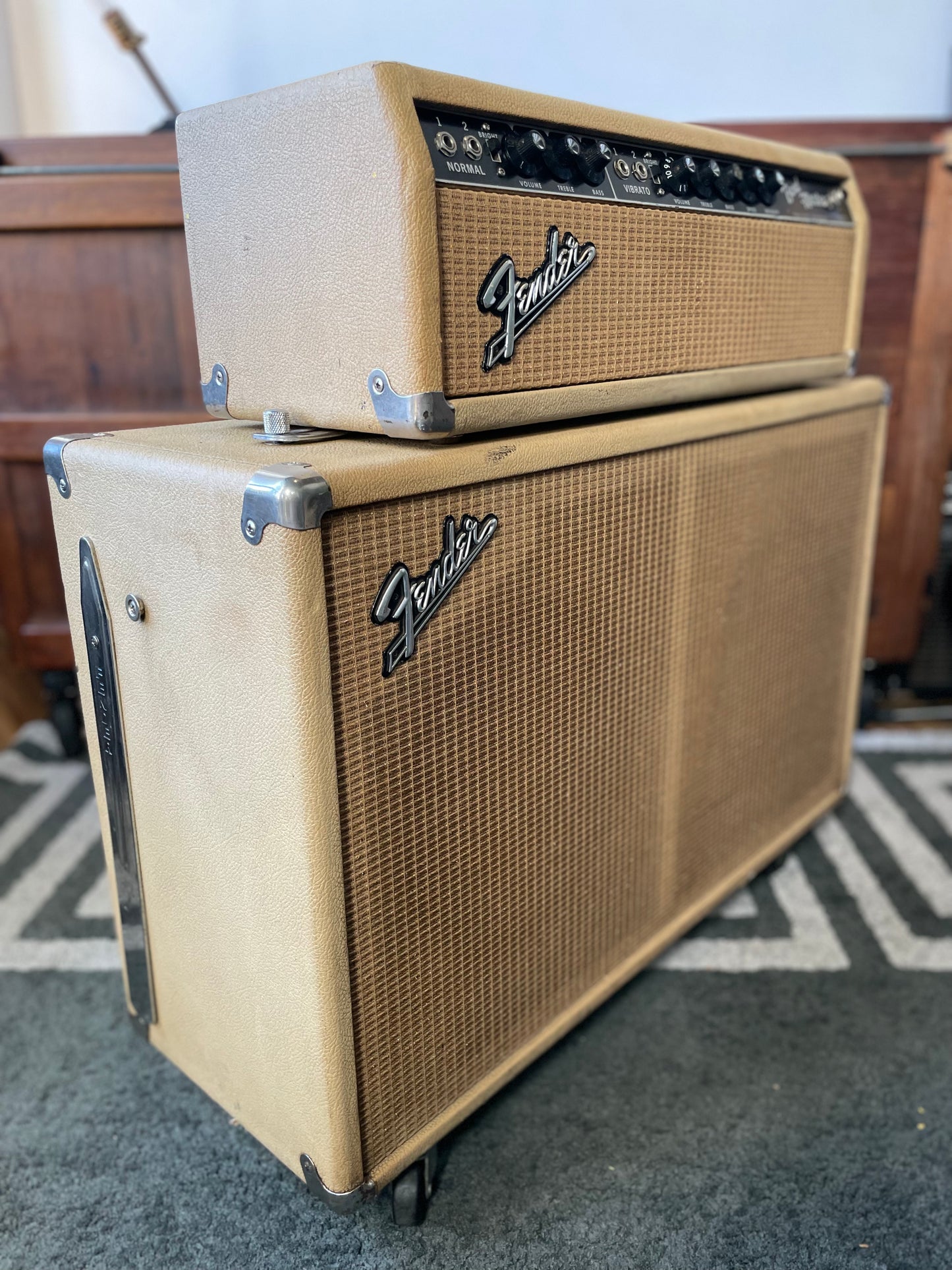 1964 Fender Bandmaster 40-Watt 2-Channel 2x12" Piggyback Guitar Amp