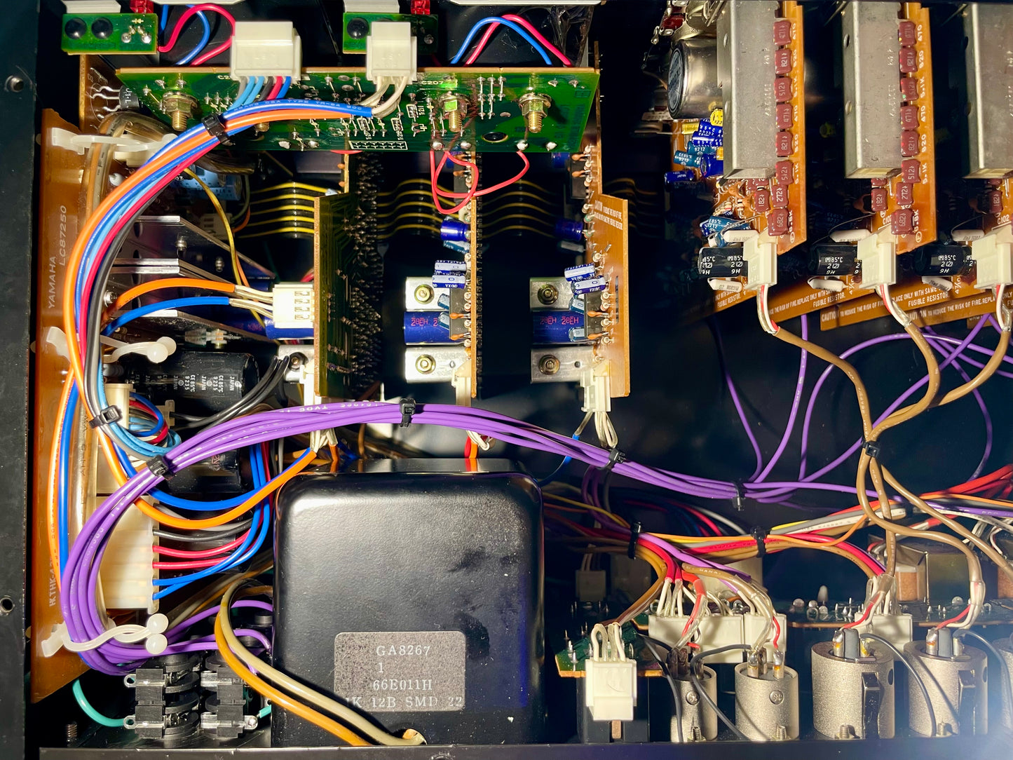 M406 Yamaha mixer with Direct Out Mod. by Headbangers. 6 Channel Rackmount