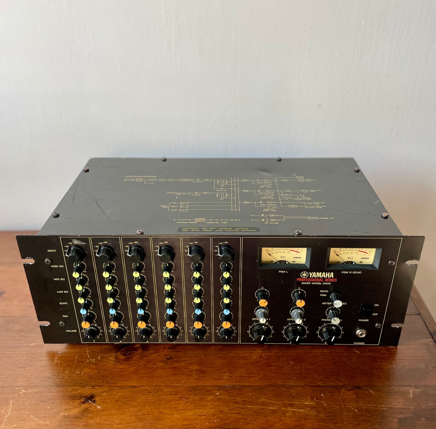 M406 Yamaha mixer with Direct Out Mod. by Headbangers. 6 Channel Rackmount