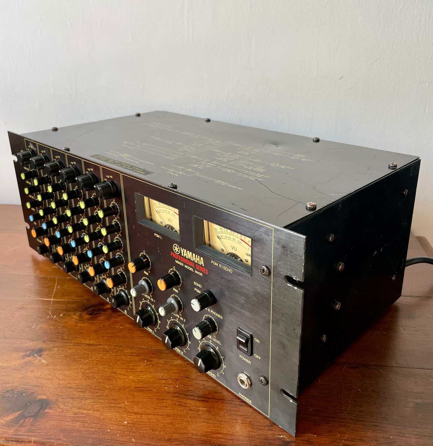 M406 Yamaha mixer with Direct Out Mod. by Headbangers. 6 Channel Rackmount