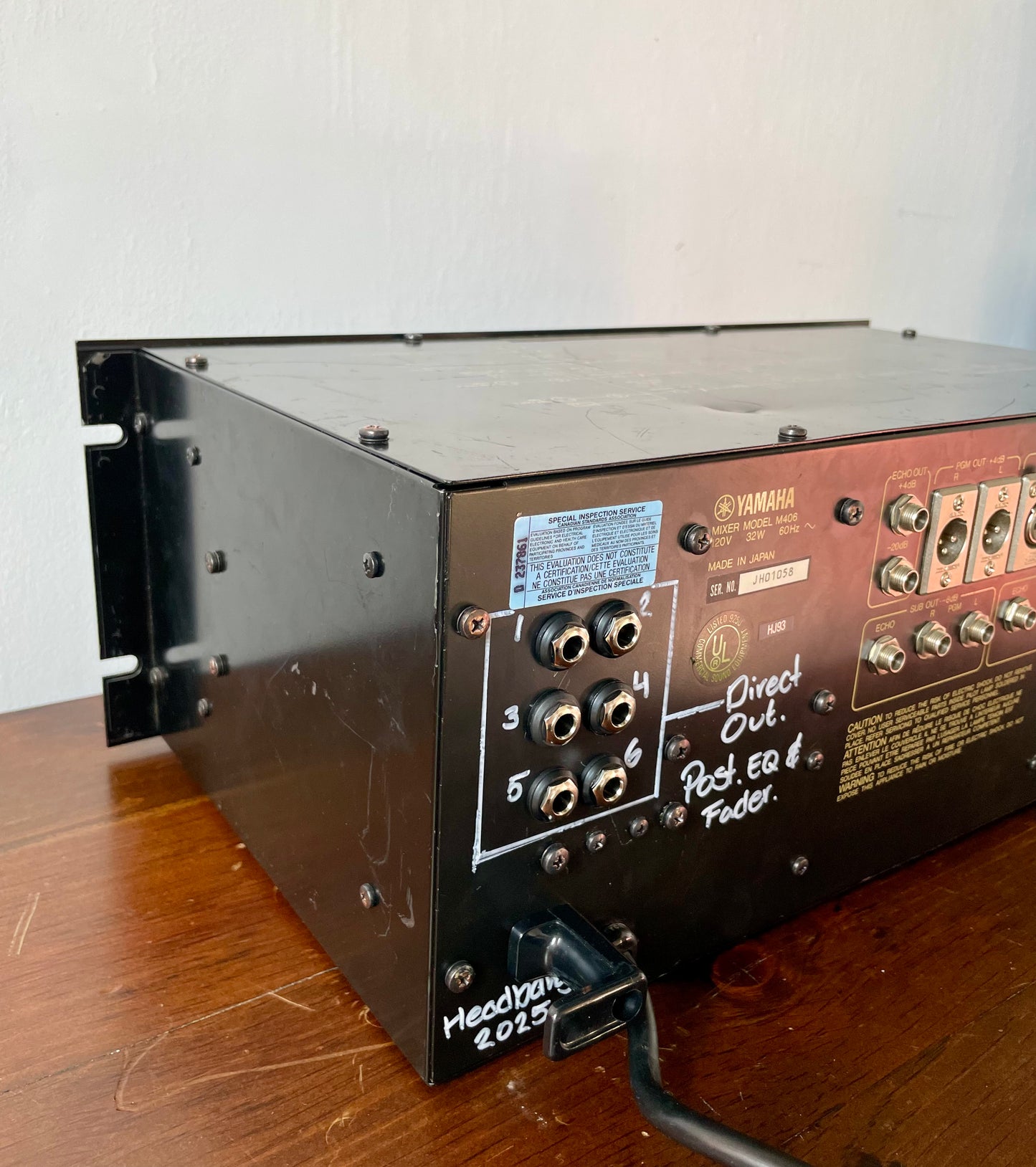 M406 Yamaha mixer with Direct Out Mod. by Headbangers. 6 Channel Rackmount