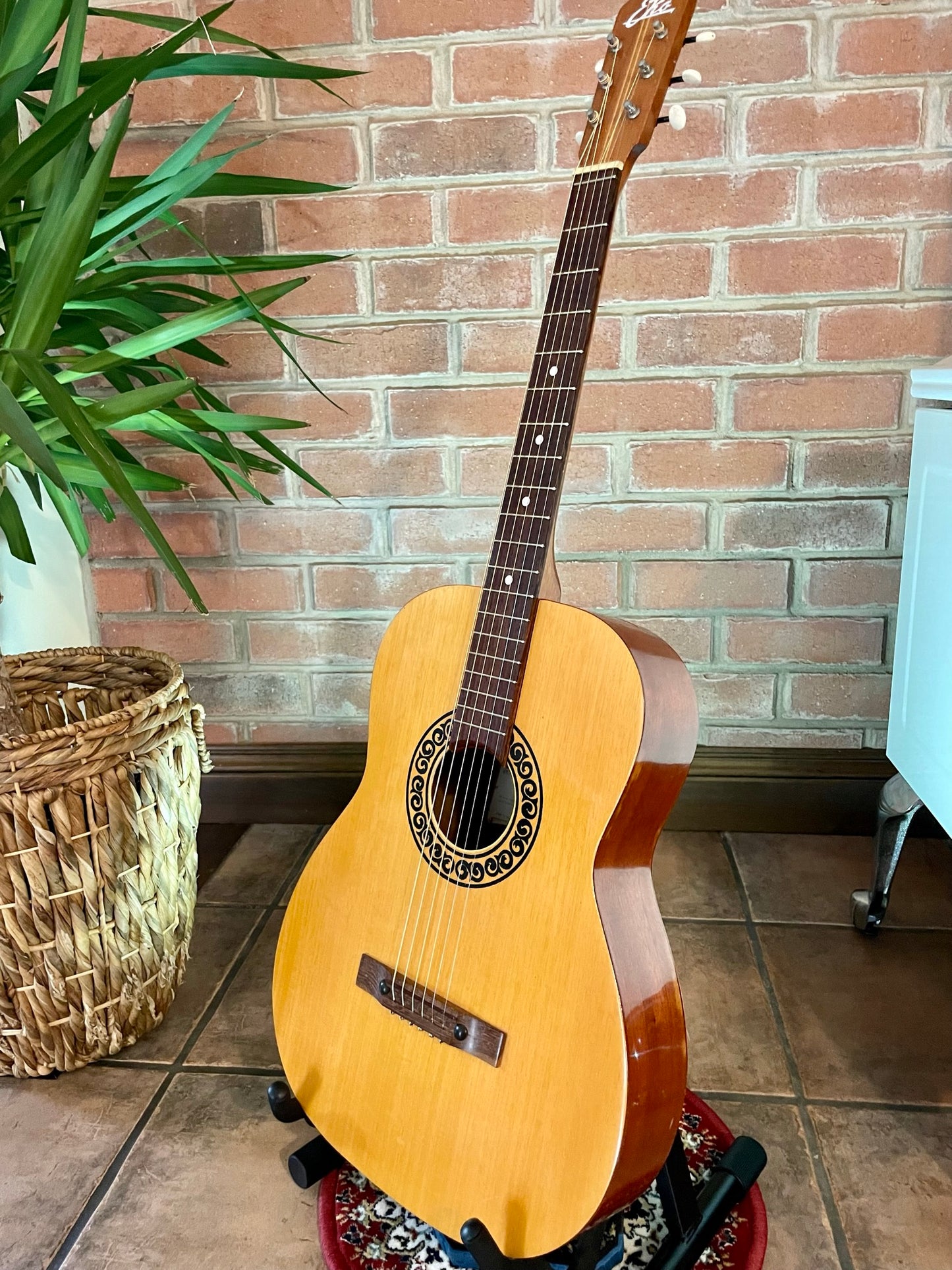 STUDIO L - 1971 EKO. Parlor Size Italian Guitar, Very Good Condition