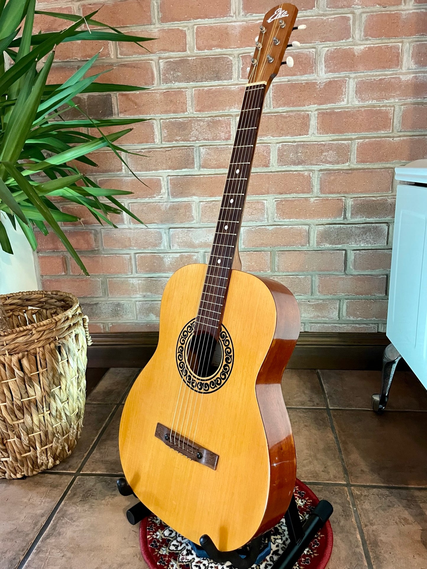 STUDIO L - 1971 EKO. Parlor Size Italian Guitar, Very Good Condition