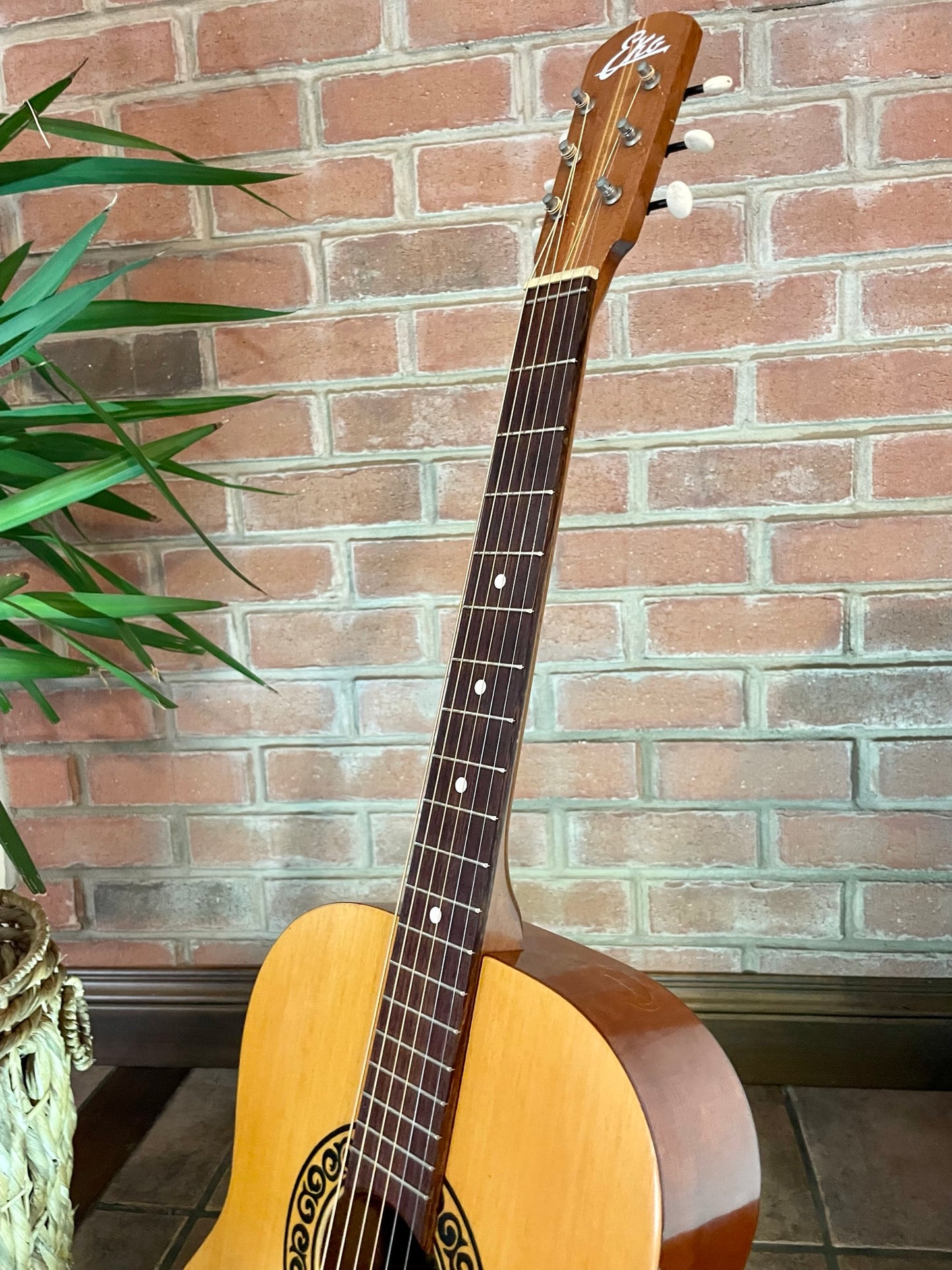 STUDIO L - 1971 EKO. Parlor Size Italian Guitar, Very Good Condition