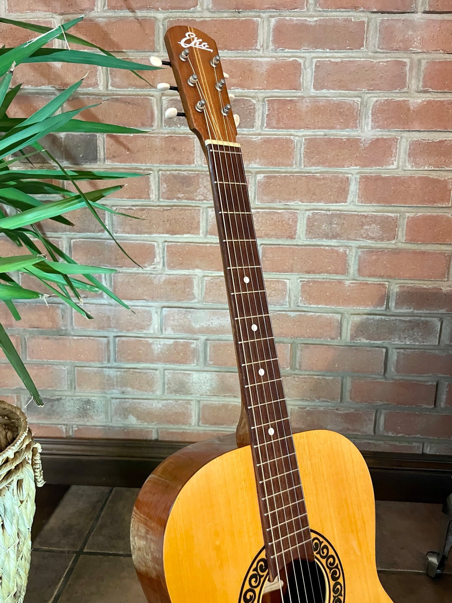 STUDIO L - 1971 EKO. Parlor Size Italian Guitar, Very Good Condition