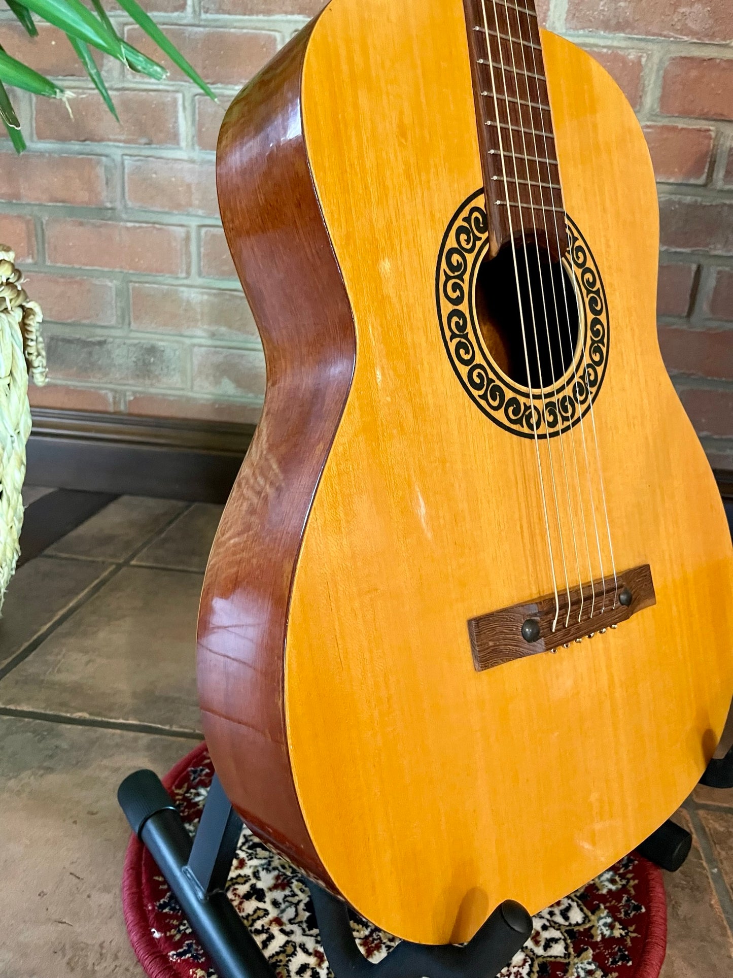 STUDIO L - 1971 EKO. Parlor Size Italian Guitar, Very Good Condition