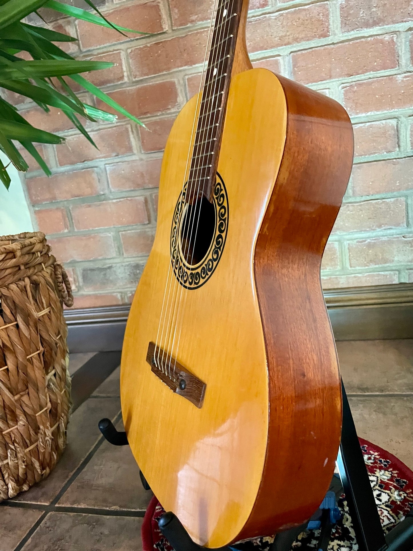 STUDIO L - 1971 EKO. Parlor Size Italian Guitar, Very Good Condition