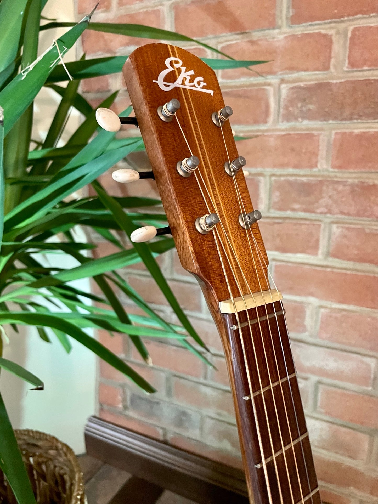 STUDIO L - 1971 EKO. Parlor Size Italian Guitar, Very Good Condition