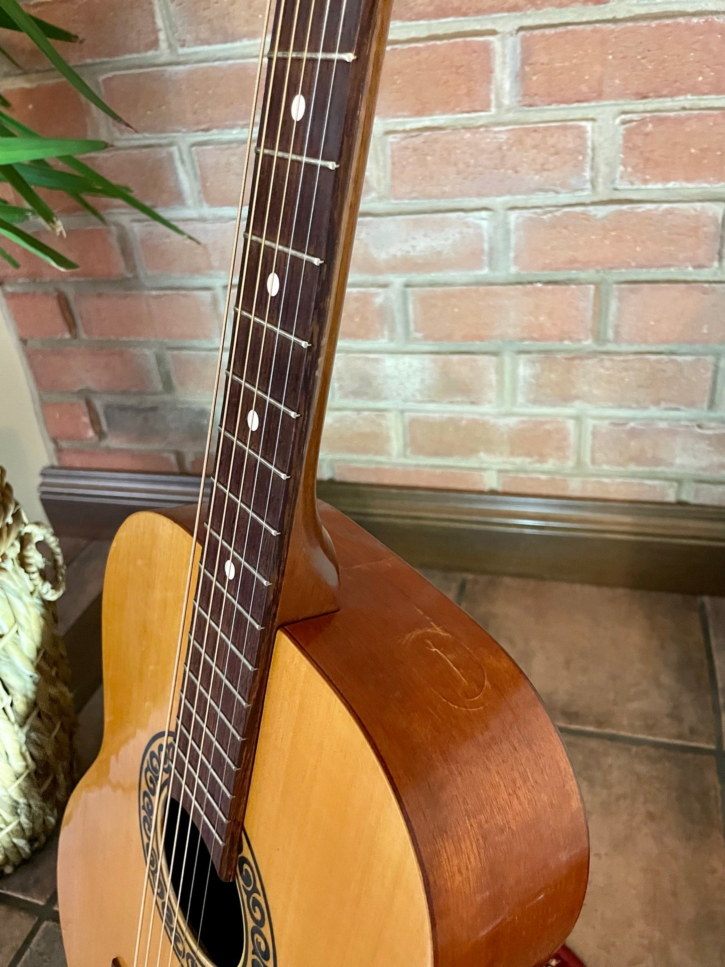 STUDIO L - 1971 EKO. Parlor Size Italian Guitar, Very Good Condition