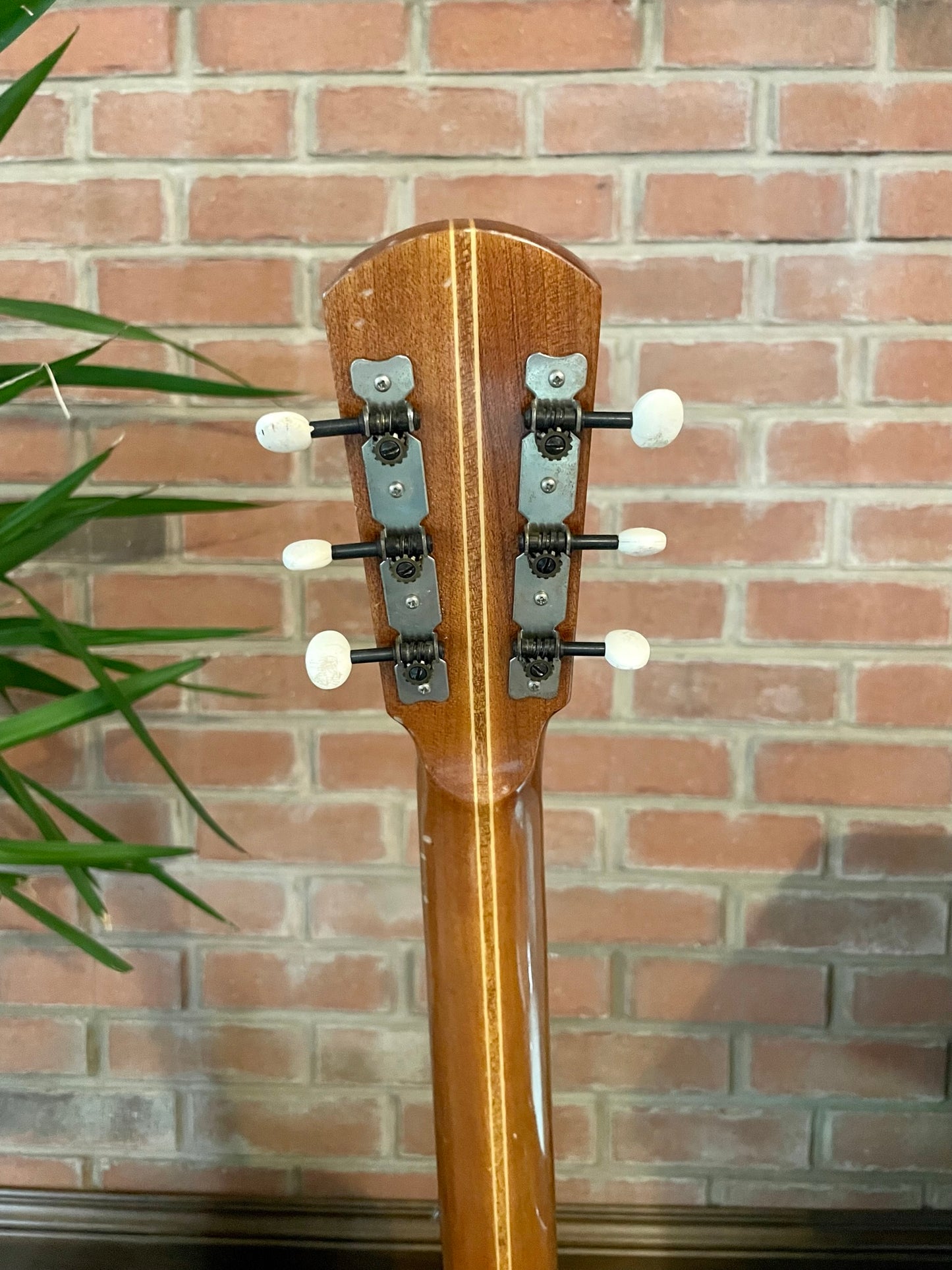 STUDIO L - 1971 EKO. Parlor Size Italian Guitar, Very Good Condition