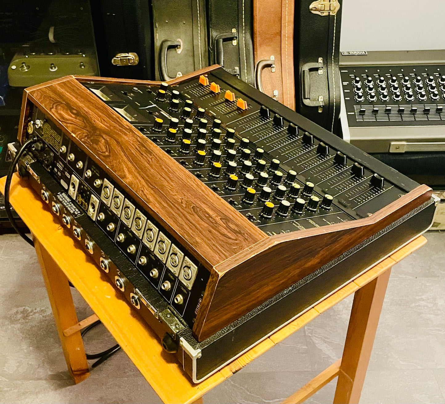 Yamaha PM-430 "Japa-Neve" fully recapped + Direct-Out Headbangers Mod! Tamura transformers 8-Channel Mixing Console 1970s