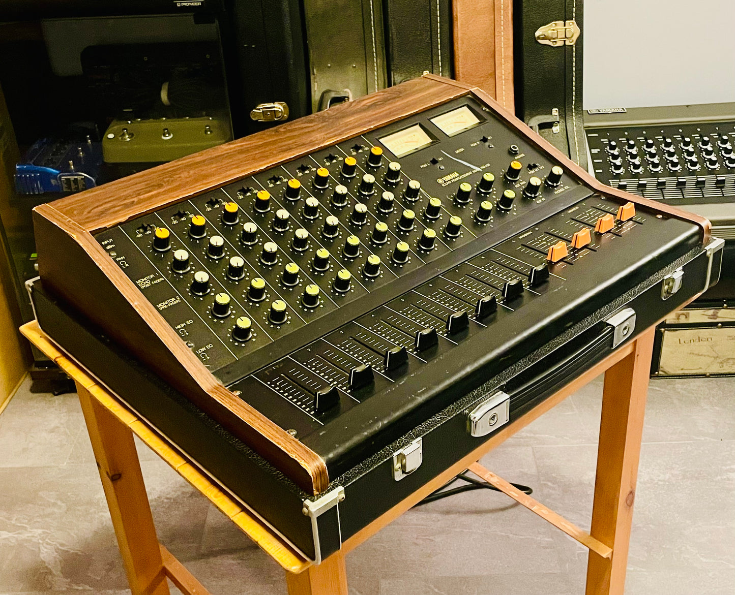Yamaha PM-430 "Japa-Neve" fully recapped + Direct-Out Headbangers Mod! Tamura transformers 8-Channel Mixing Console 1970s
