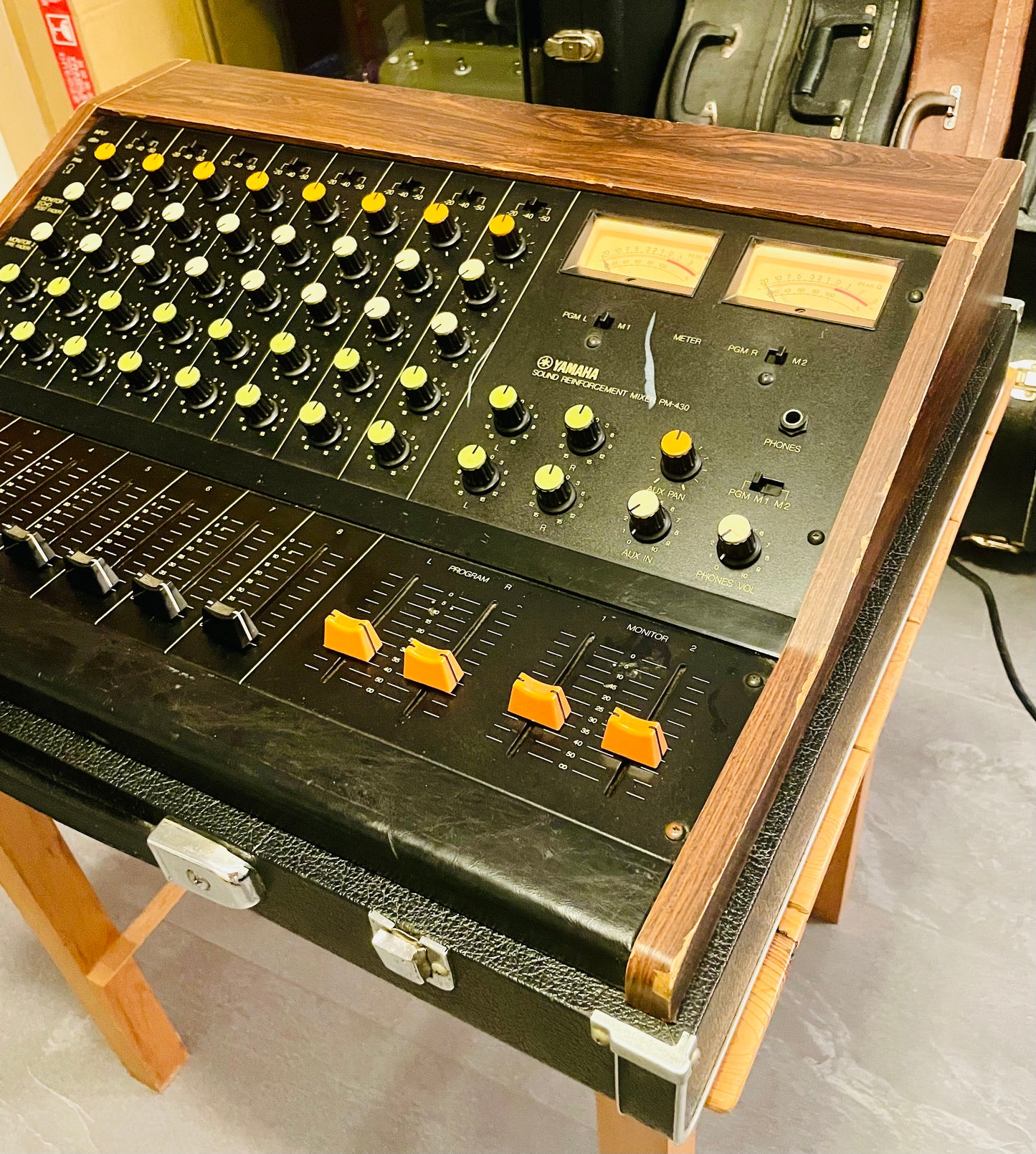 Yamaha PM-430 "Japa-Neve" fully recapped + Direct-Out Headbangers Mod! Tamura transformers 8-Channel Mixing Console 1970s