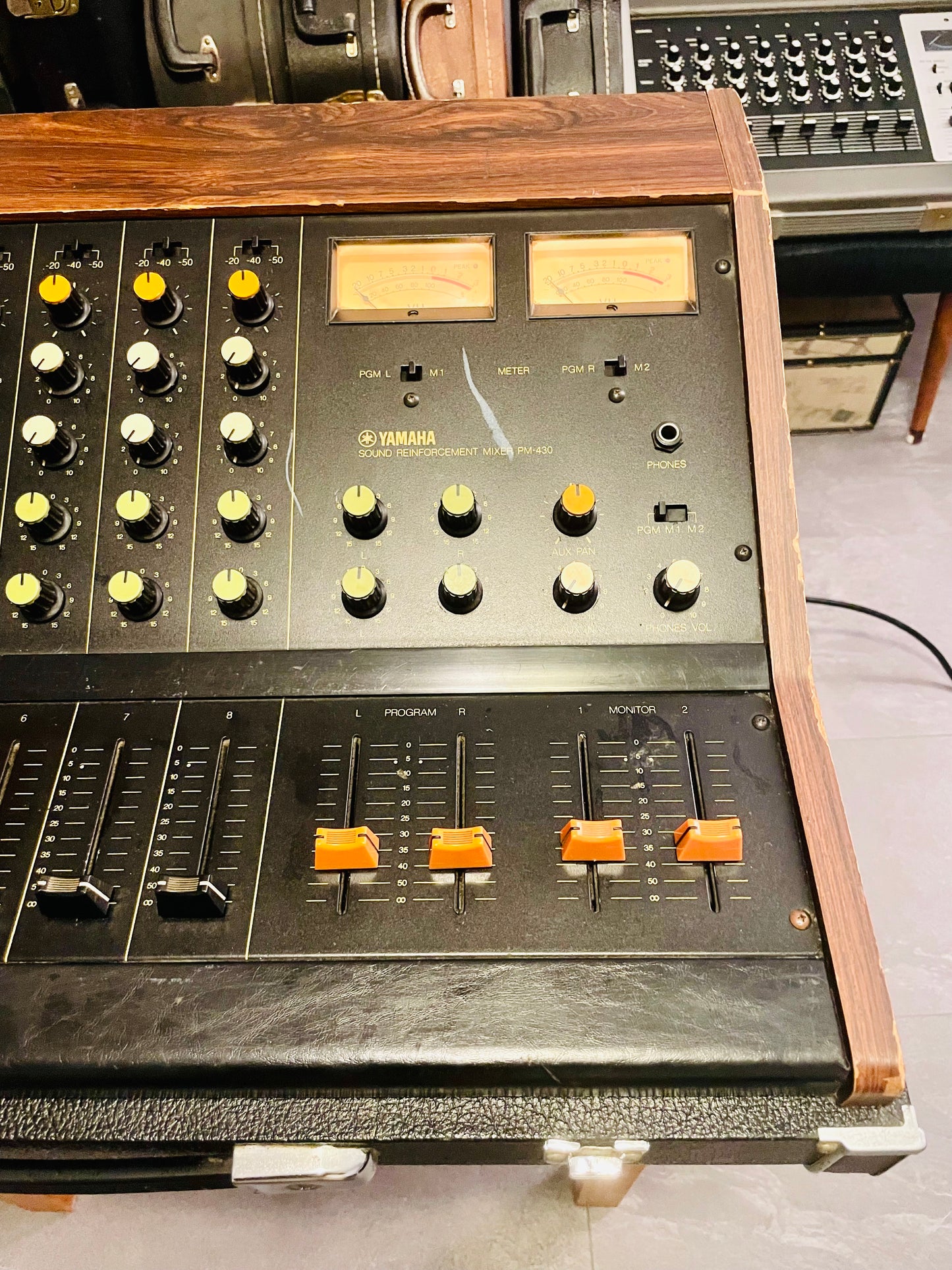 Yamaha PM-430 "Japa-Neve" fully recapped + Direct-Out Headbangers Mod! Tamura transformers 8-Channel Mixing Console 1970s