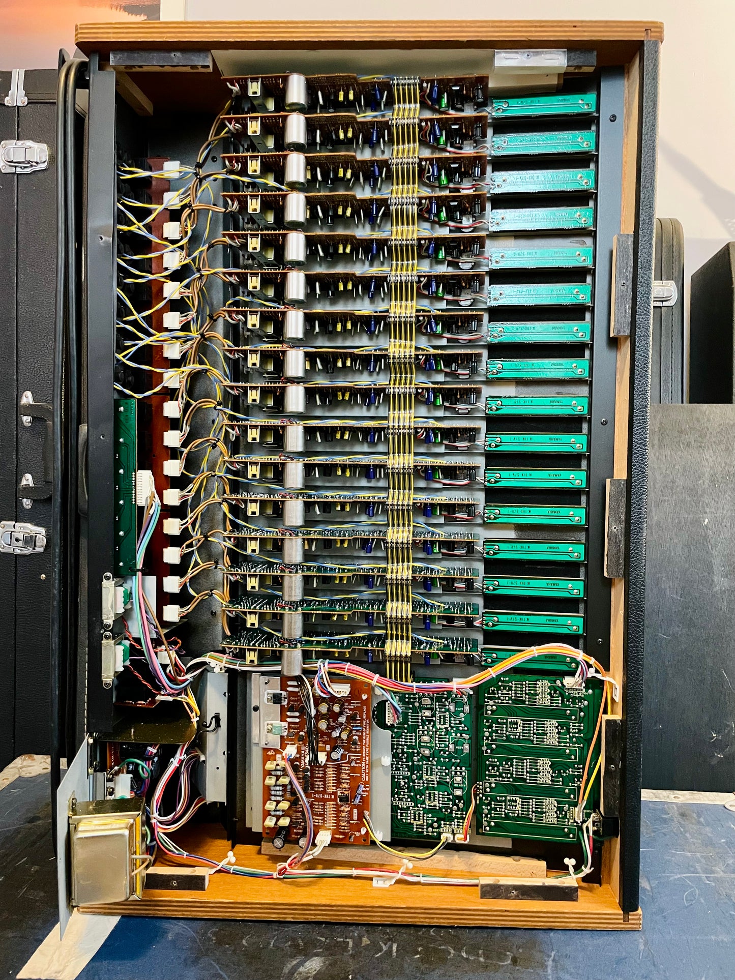 Yamaha MQ1602 "Japa-Neve" Mixer - Fully recapped + Direct-Outs - Tamura transformers, fat Pres. 4 band EQ