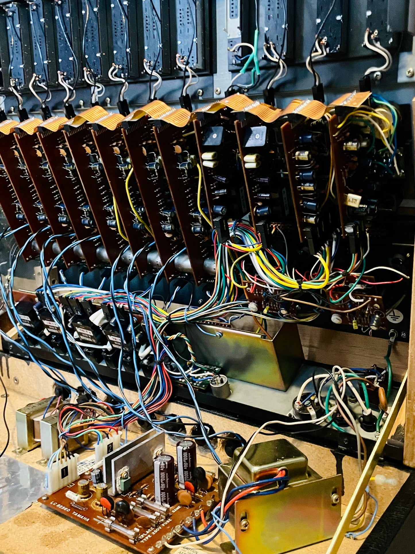 Yamaha PM-430 "Japa-Neve" fully recapped + Direct-Out Headbangers Mod! Tamura transformers 8-Channel Mixing Console 1970s