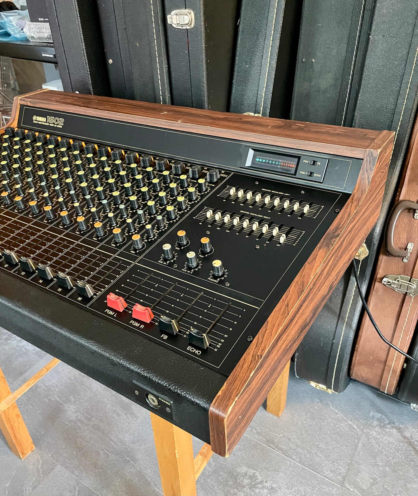 Yamaha MQ1602 "Japa-Neve" Mixer - Fully recapped + Direct-Outs - Tamura transformers, fat Pres. 4 band EQ