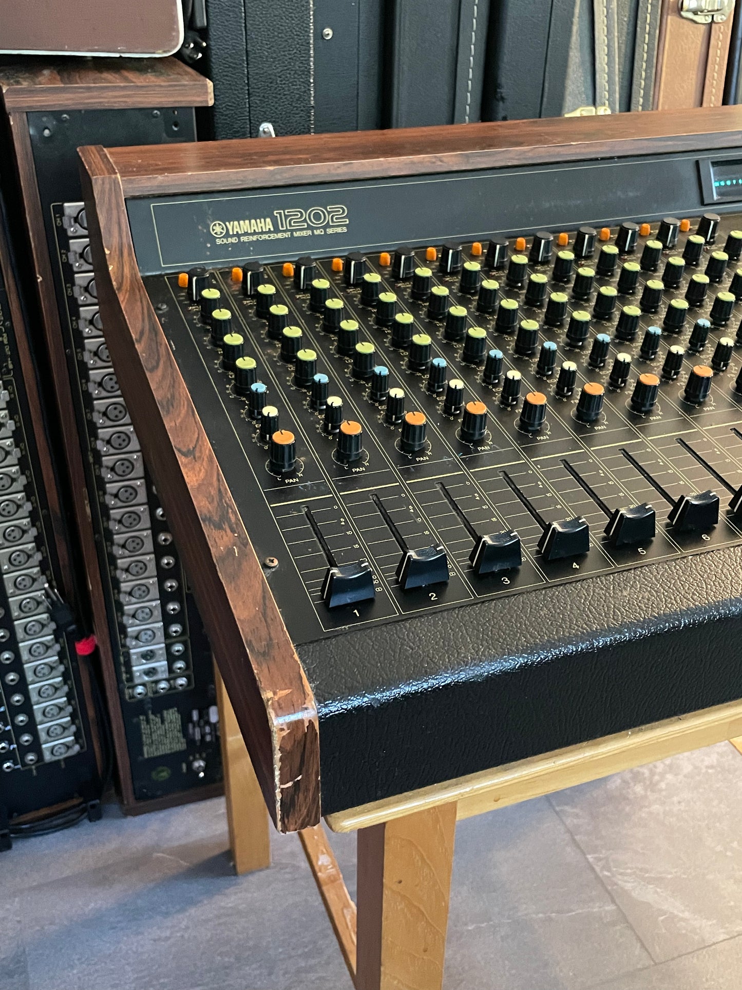 Yamaha MQ1202 "Japa-Neve", fully recapped + Direct-Out Headbangers Mod! Small PM1000, Tamura transformers, fat Pres. 4 band EQ