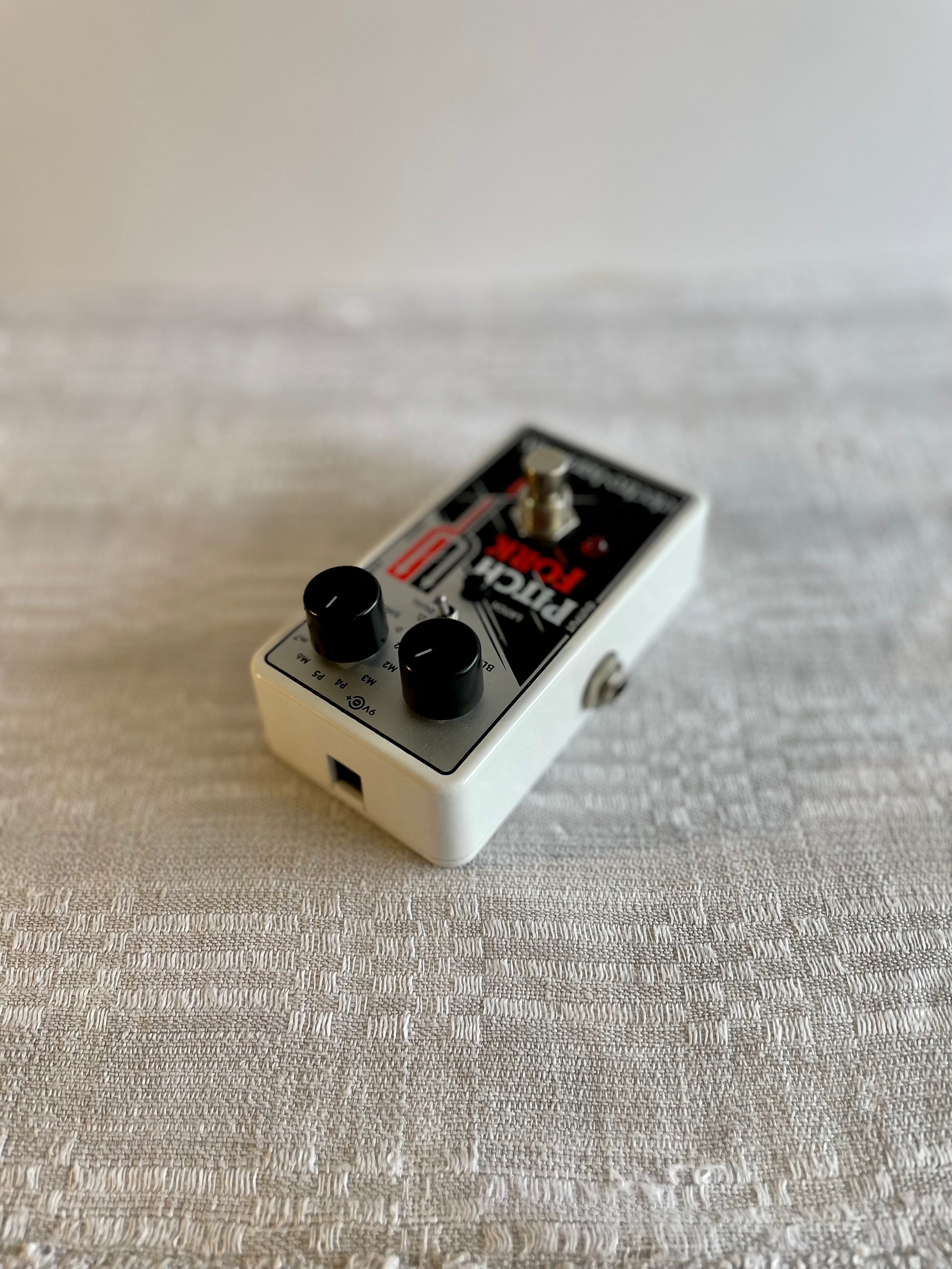 ehx pitch fork expression pedal Electro-Harmonix Pitch Fork Polyphonic Pitch Shifter / Harmony Pedal – Herscheid and the Headbangers