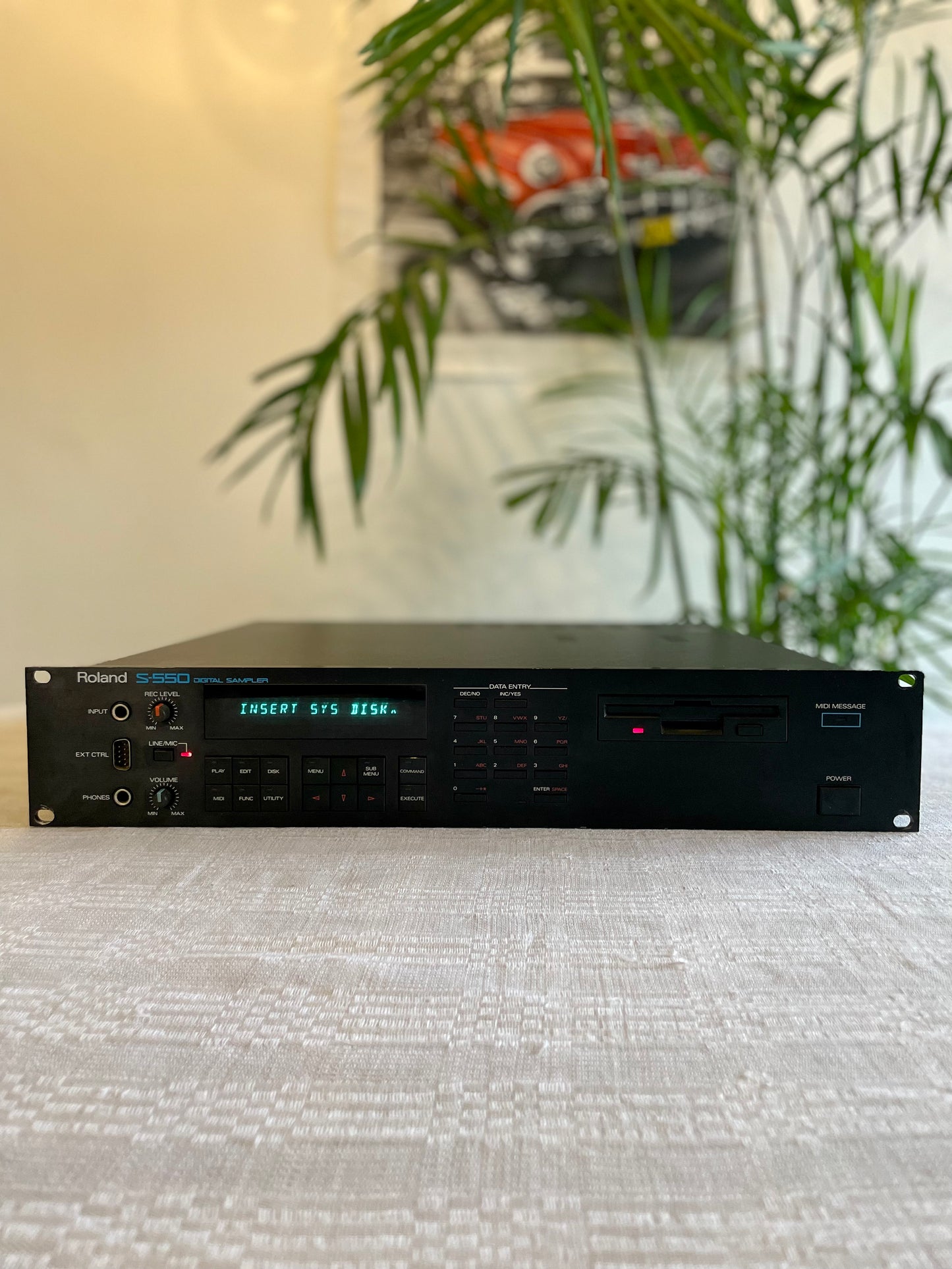 Roland S-550 Digital Sampler 1988 – Herscheid and the Headbangers Roland S-550 Digital Sampler 1988 – Herscheid and the Headbangers