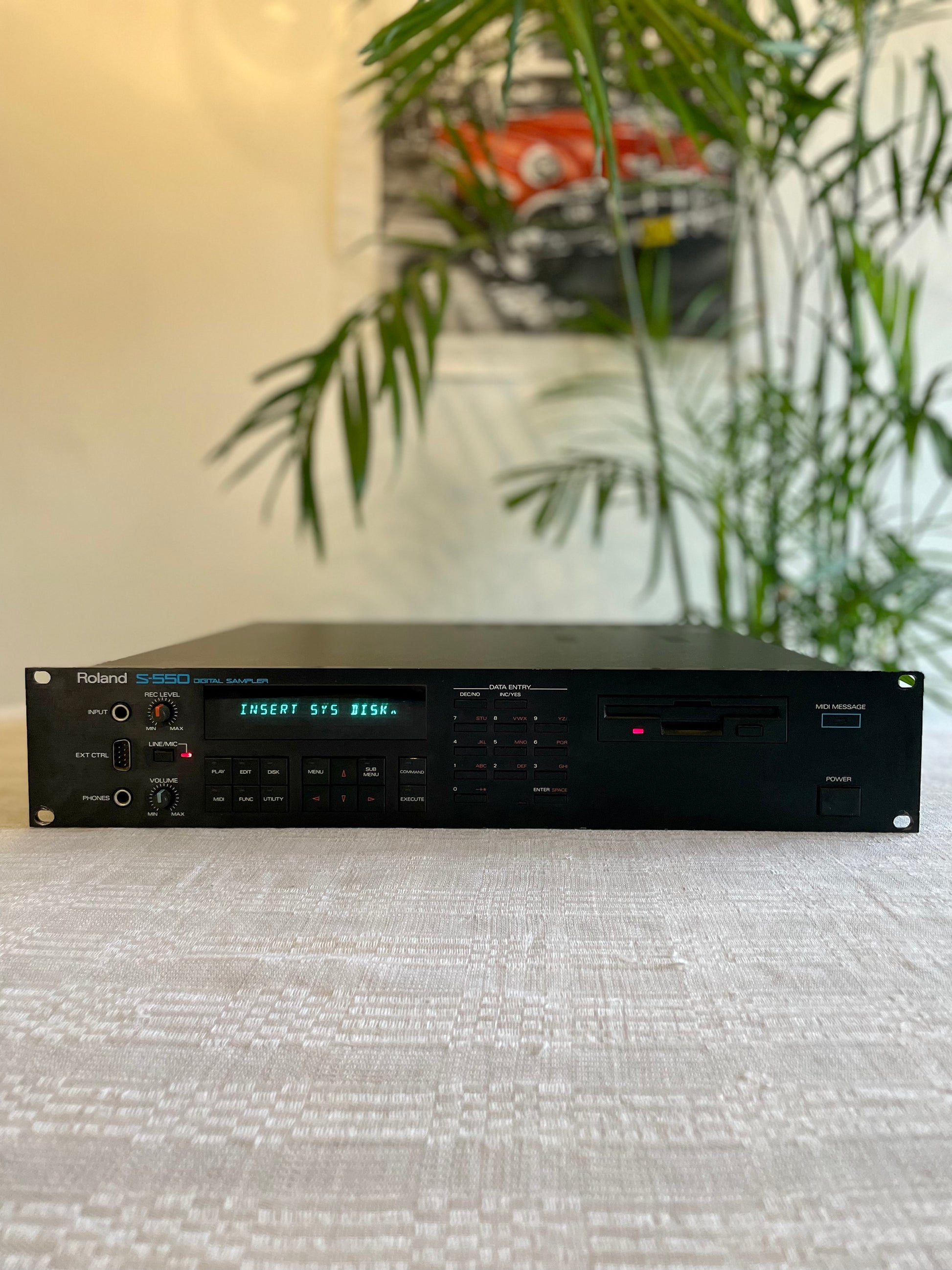 Roland S-550 Digital Sampler 1988 – Herscheid and the Roland S-550 Digital Sampler 1988 – Herscheid and the