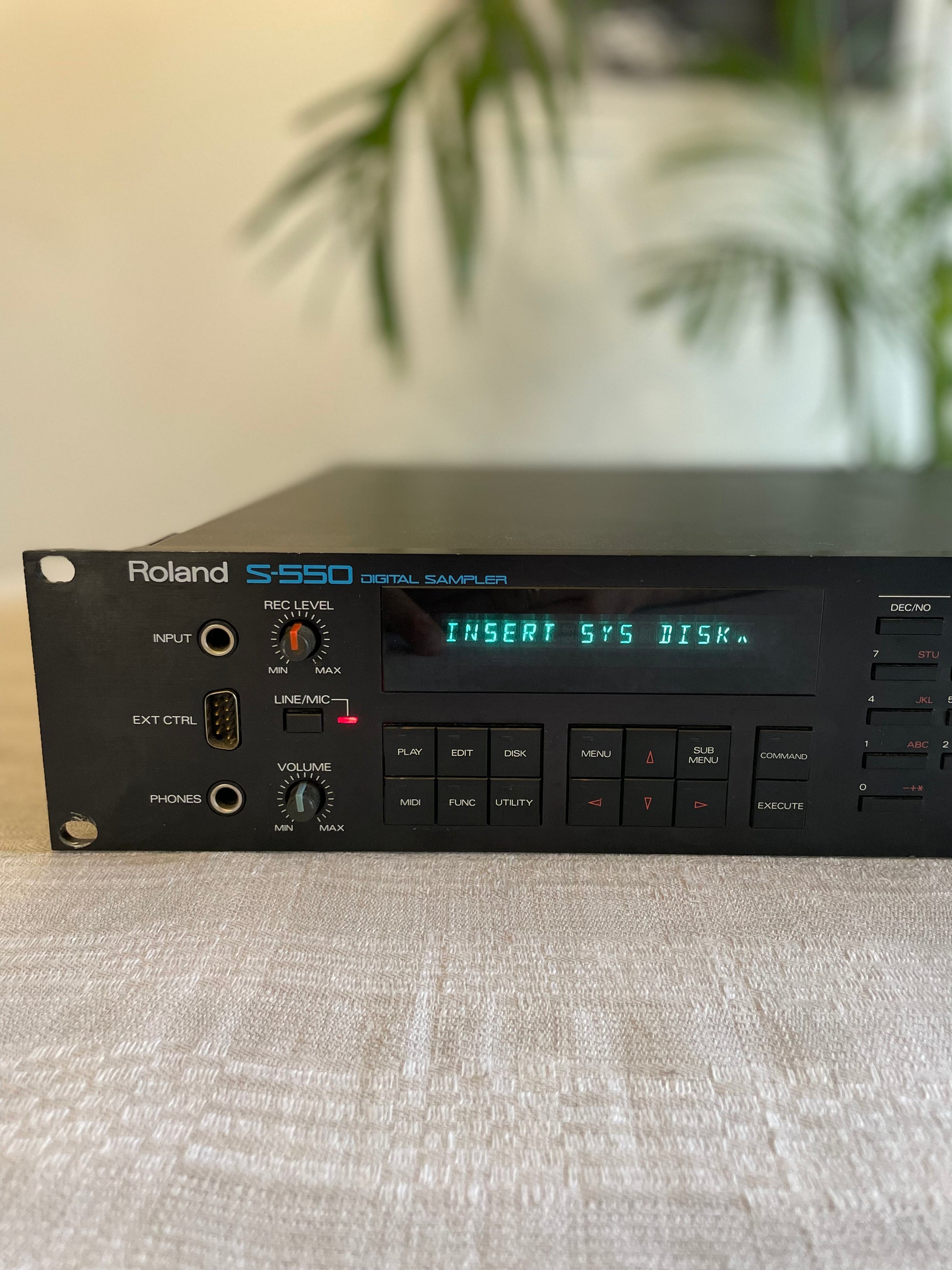 Roland S-550 Digital Sampler 1988 – Herscheid and the Roland S-550 Digital Sampler 1988 – Herscheid and the