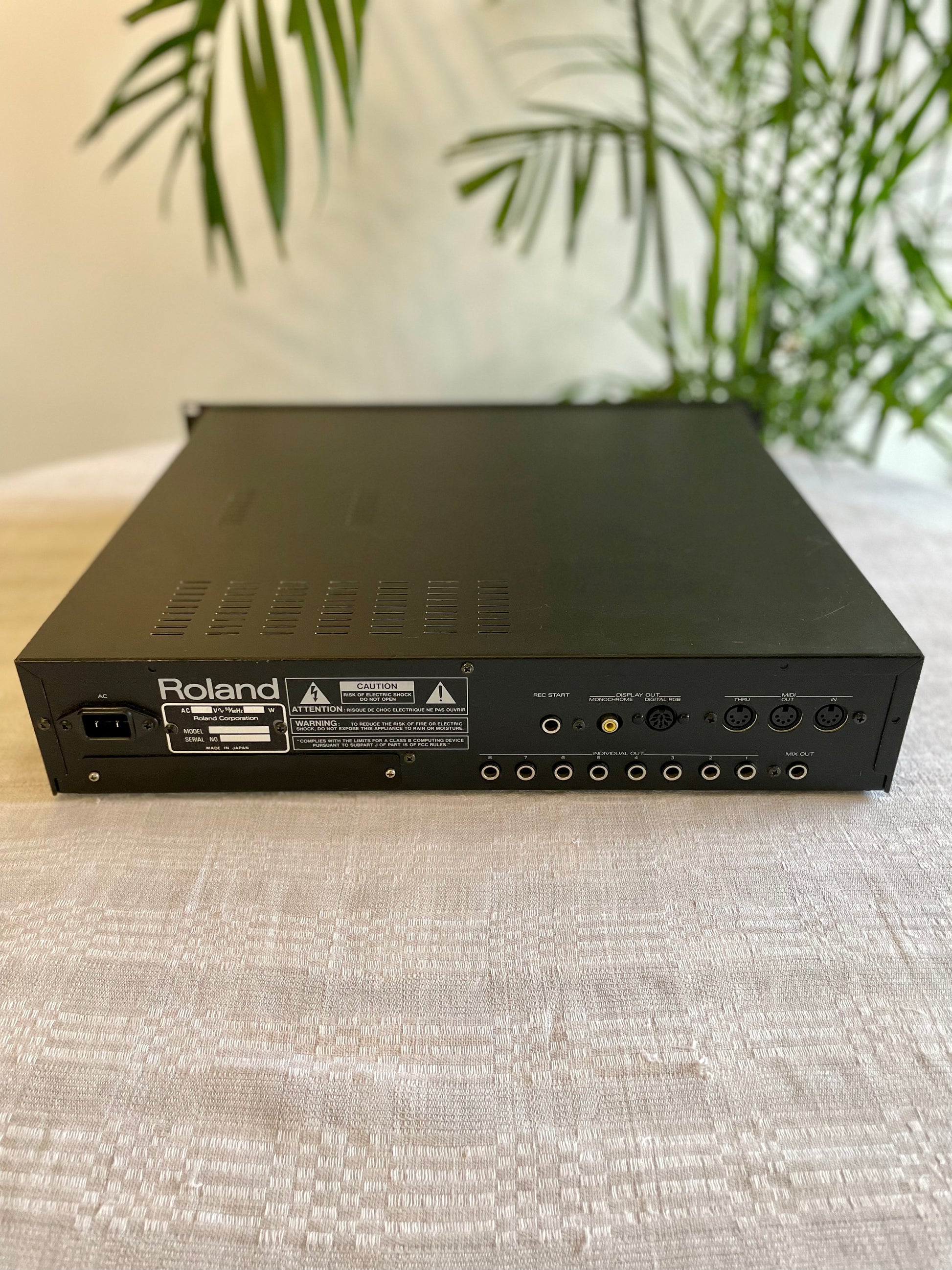 Roland S-550 Digital Sampler 1988 – Herscheid and the Headbangers Roland S-550 Digital Sampler 1988 – Herscheid and the Headbangers